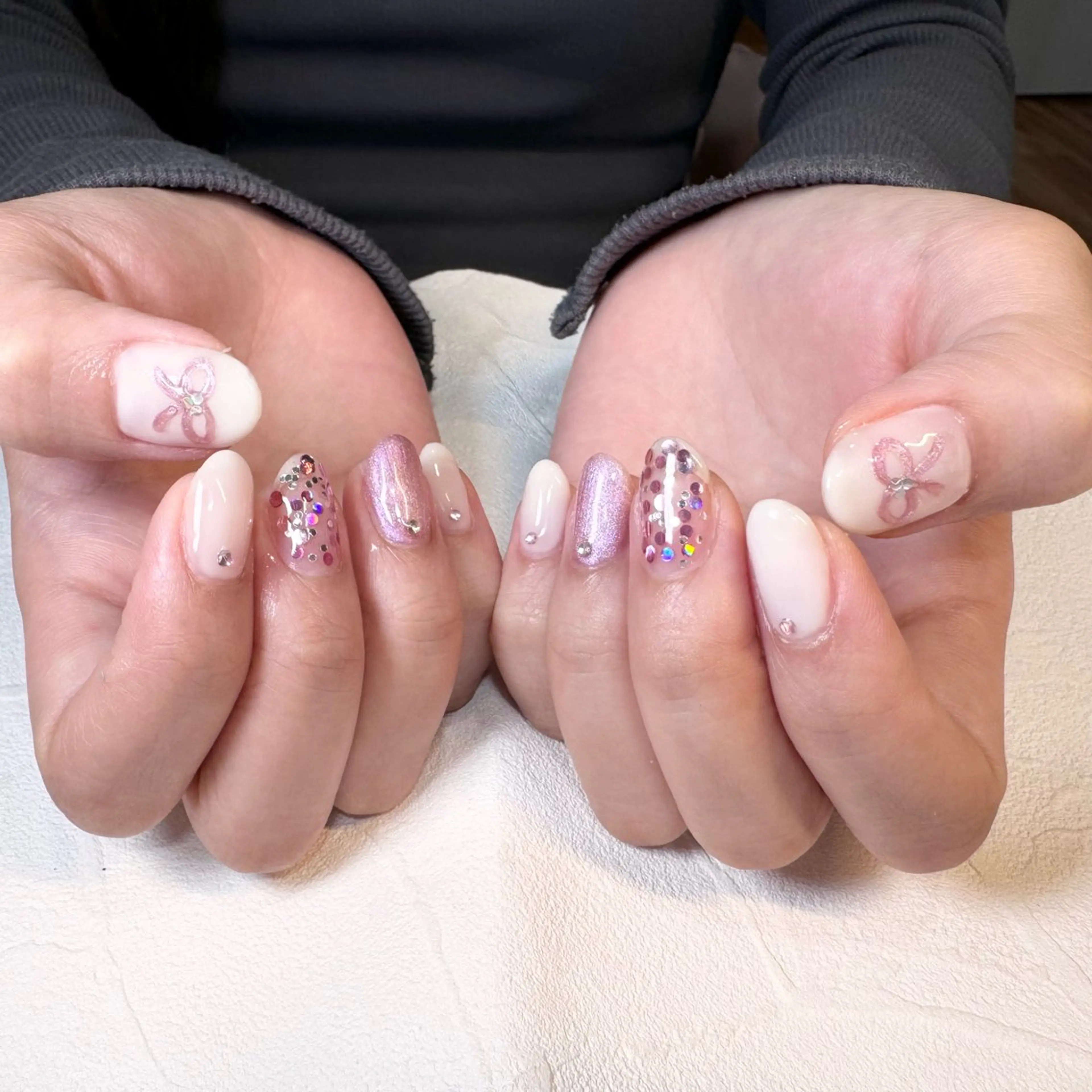 ネイル ガーリー RIEKO🍒 ワンホン♡推しネイルのネイルデザイン