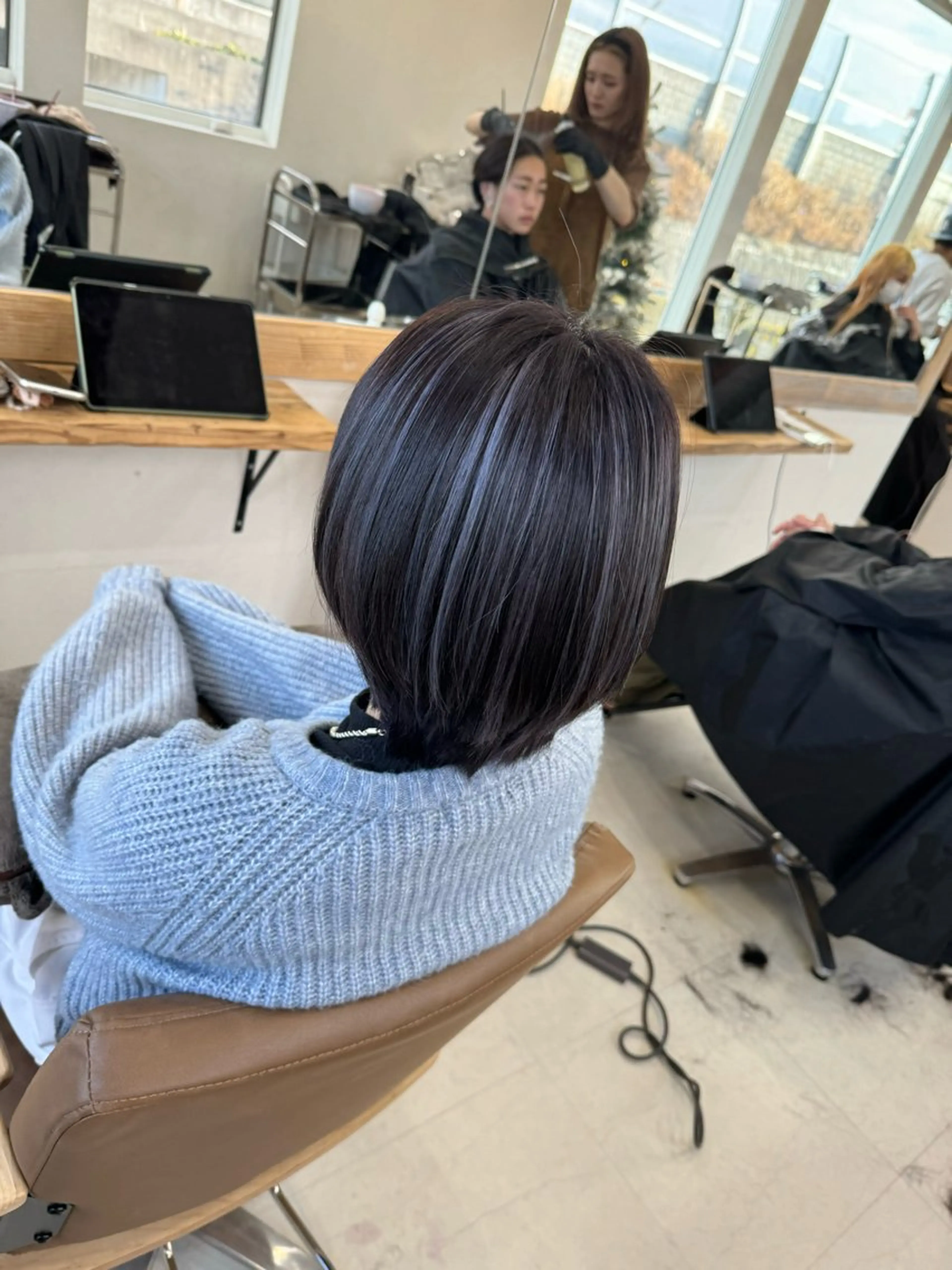 ショート アッシュ ハイライト ヘアカラー アルーナビューティデザイン所属・鈴木 妃帆未のヘアスタイル