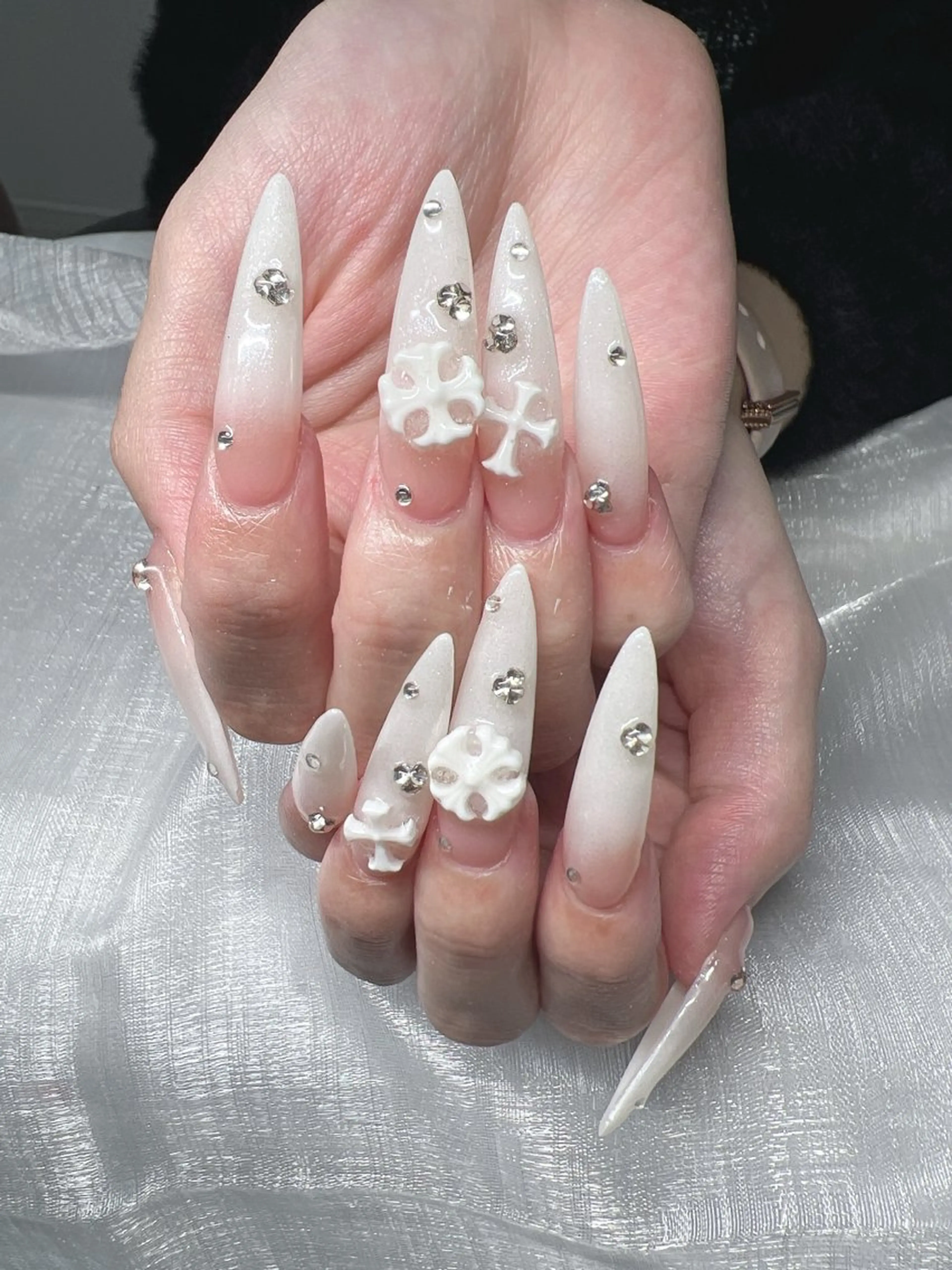 ネイル 長さ出し グラデーション 卒業式 キラキラネイル マグネットネイル ハンドネイル Lee Nailsのネイルデザイン