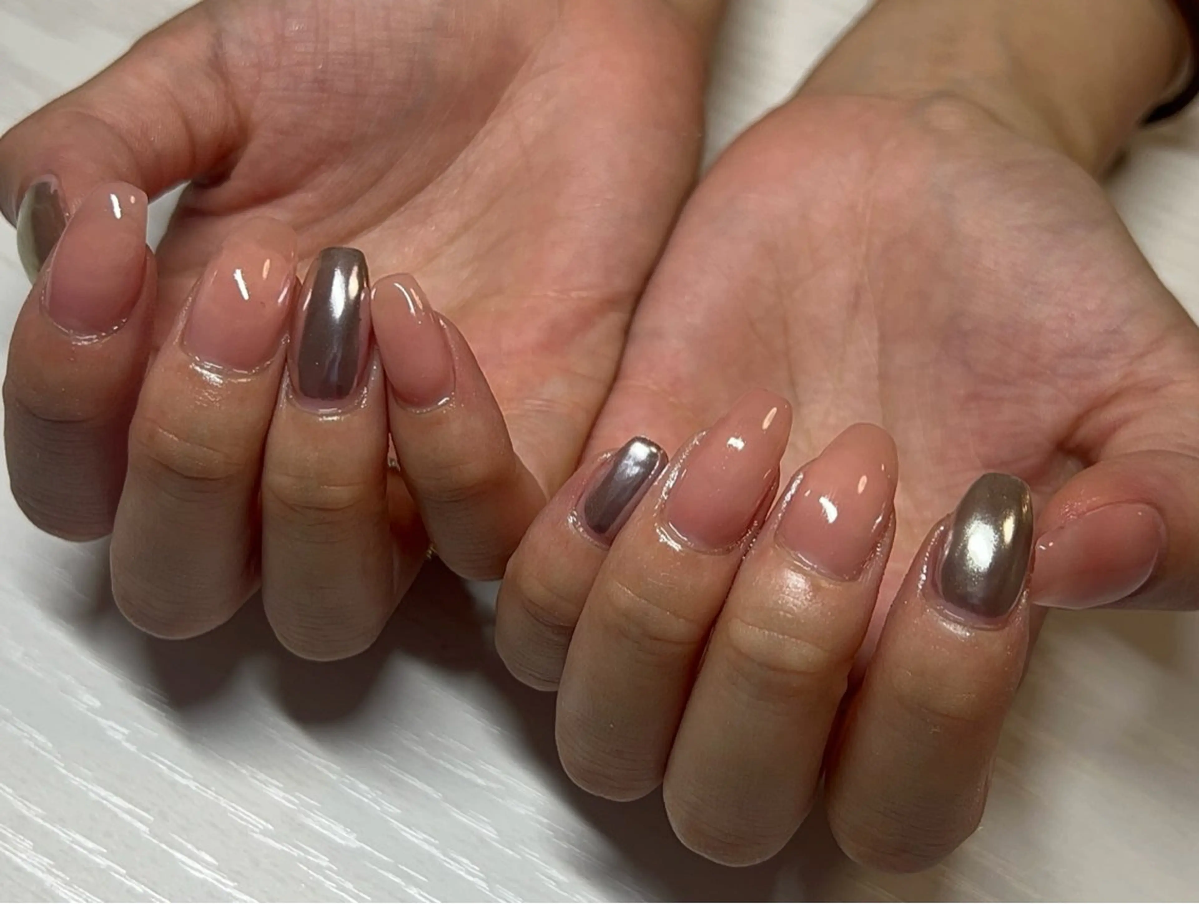 ネイル ミラーネイル Apesare novaのネイルデザイン