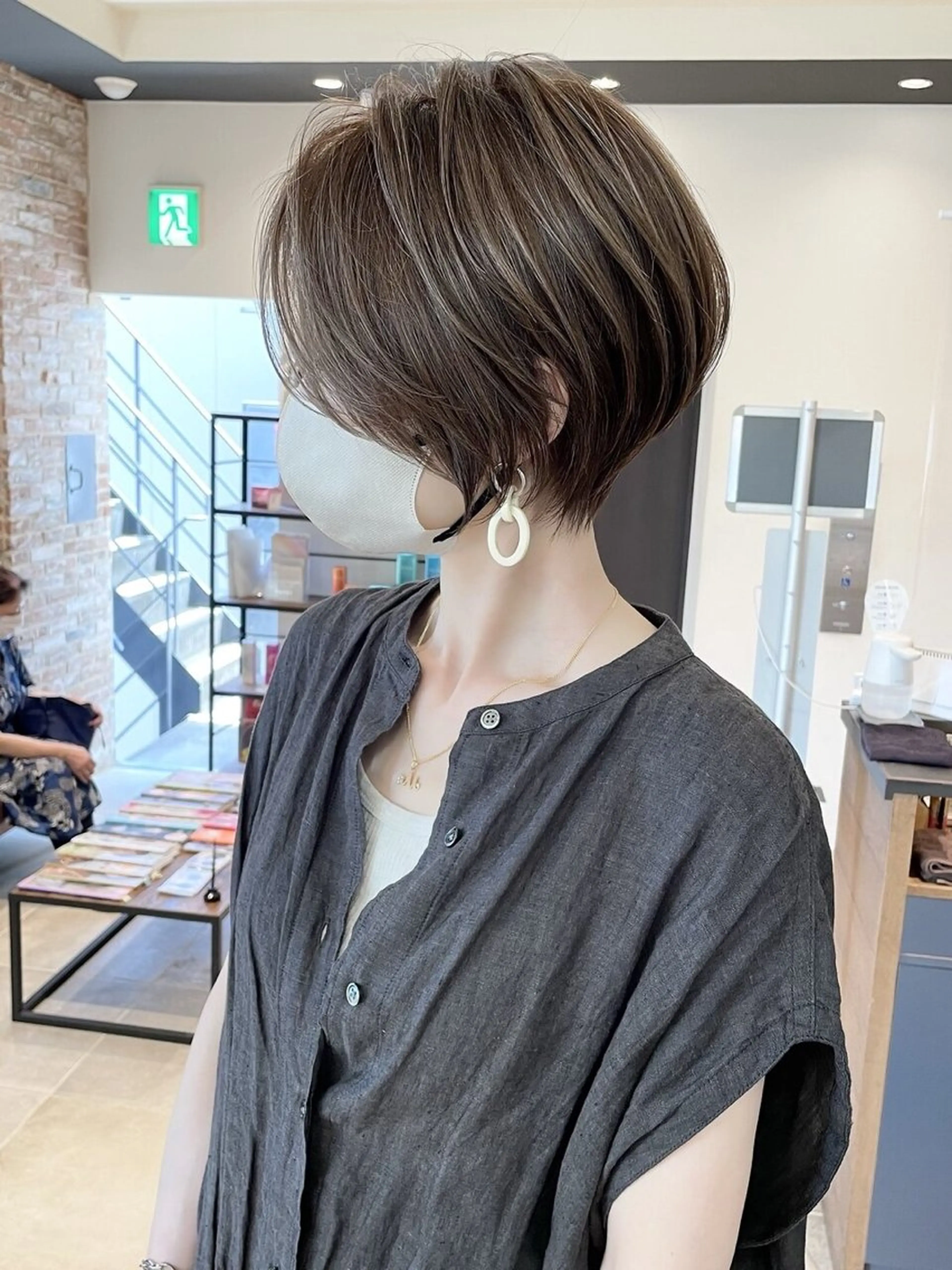 ショート カラー ショートボブ ハイライトカラー ボブ くびれヘア ハイライト 大人女性お悩み解決 ショート/伊波のヘアスタイル