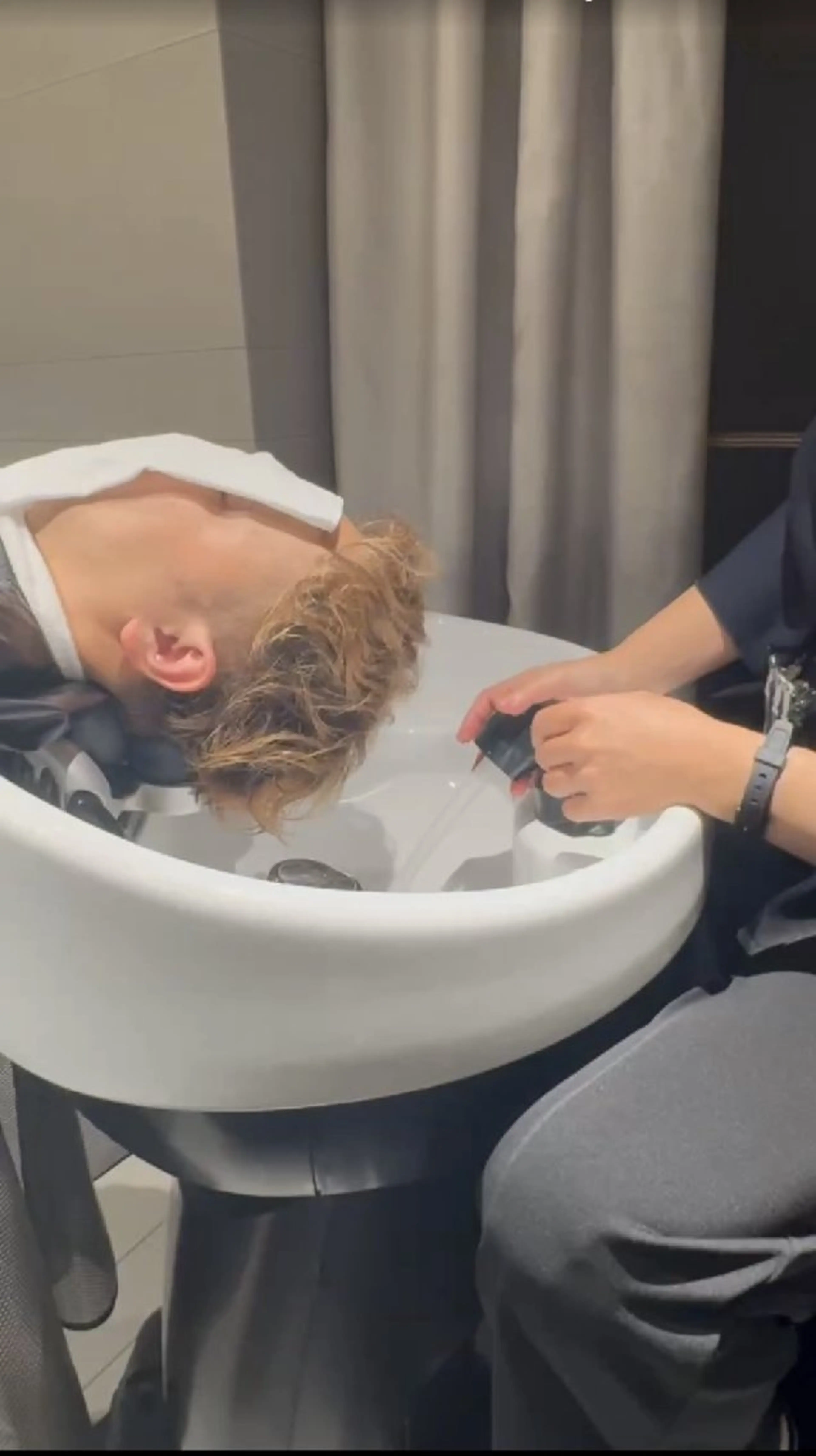 スパニスト 中川のヘアスタイル