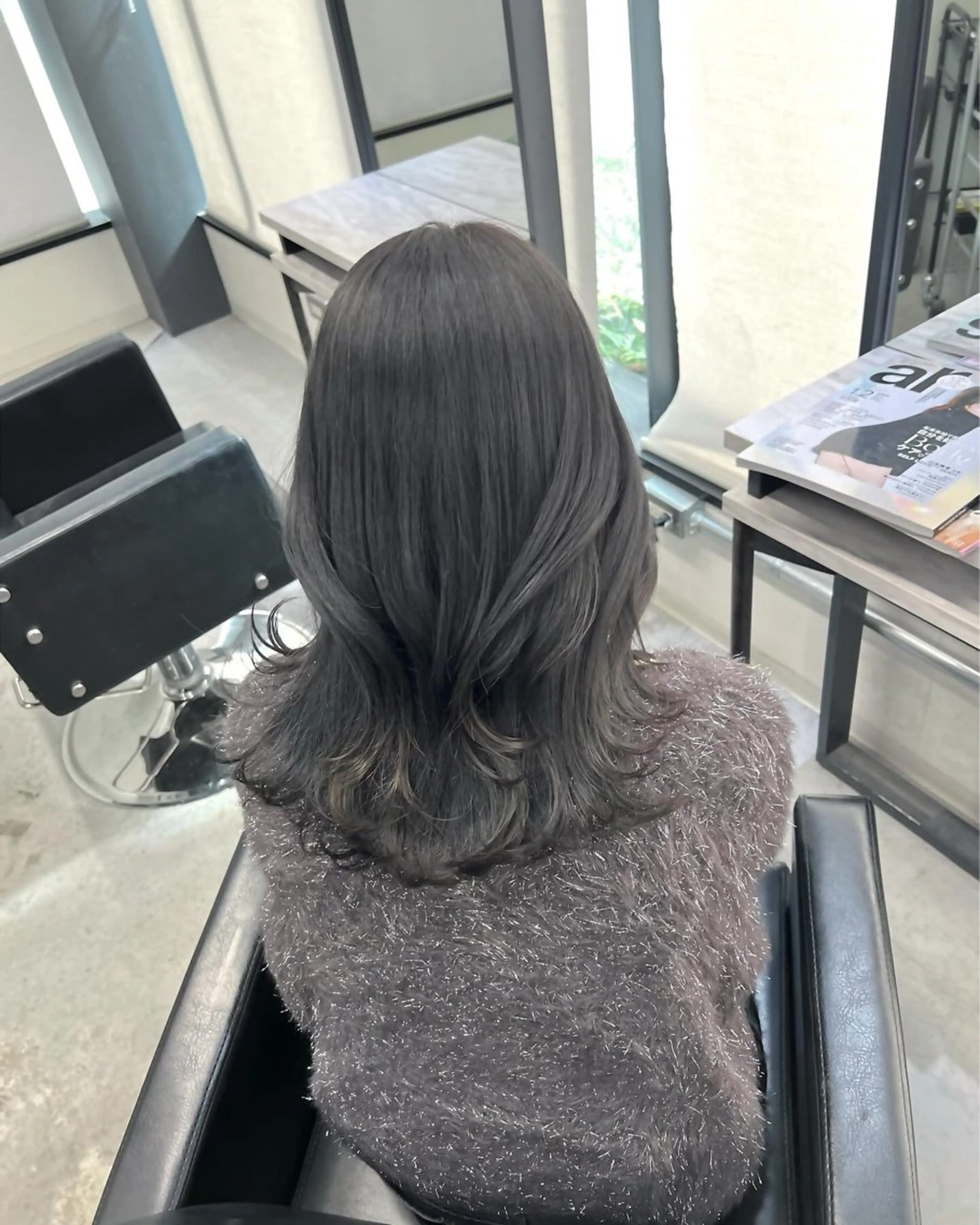 ミディアム カラー 韓国ヘア🇰🇷 中島志菜のヘアスタイル