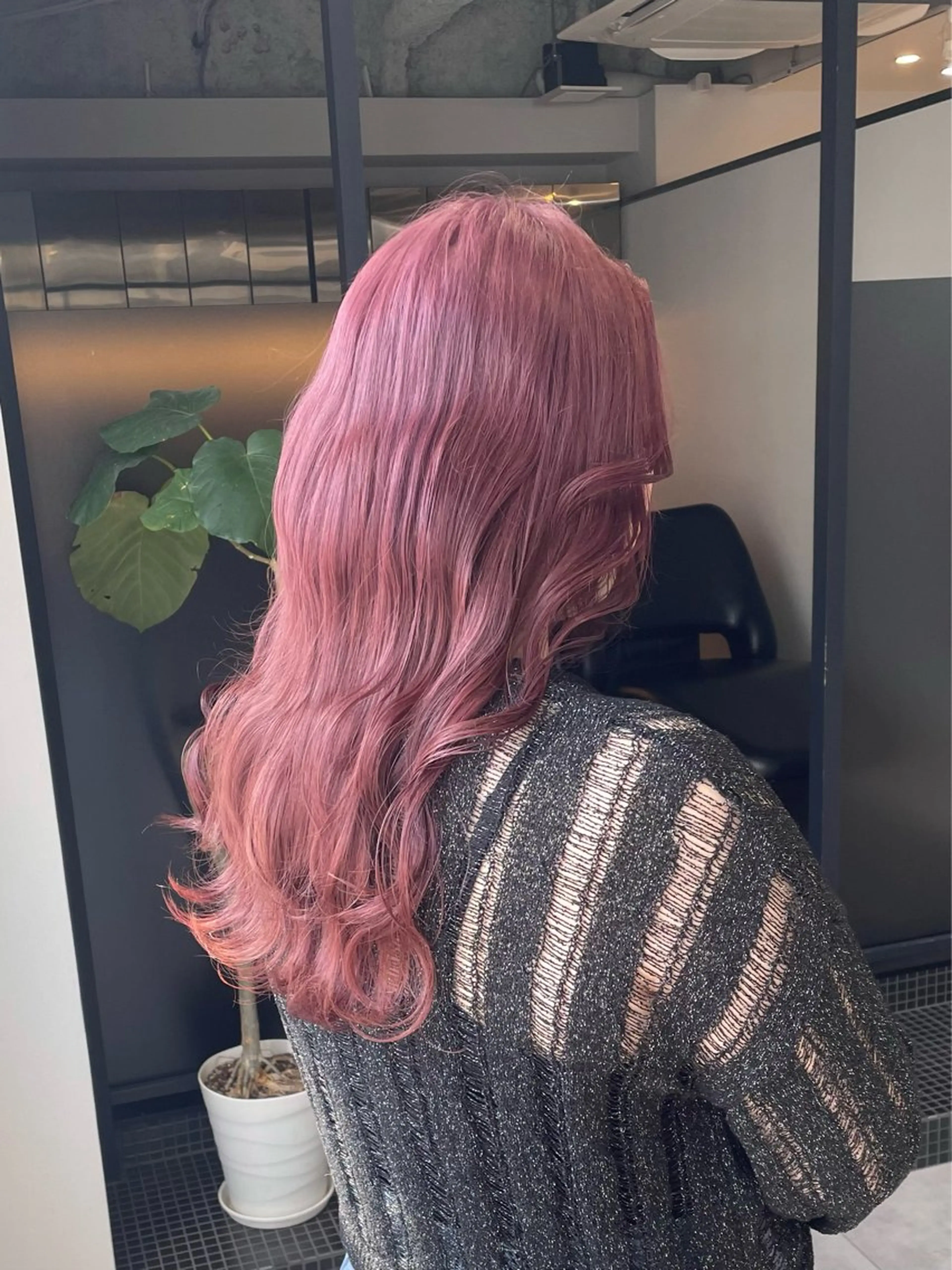 ロング カラー ピンクカラー ヘアカラー トリートメント 🌷ケアブリーチ /透明感/れい🌷のヘアスタイル