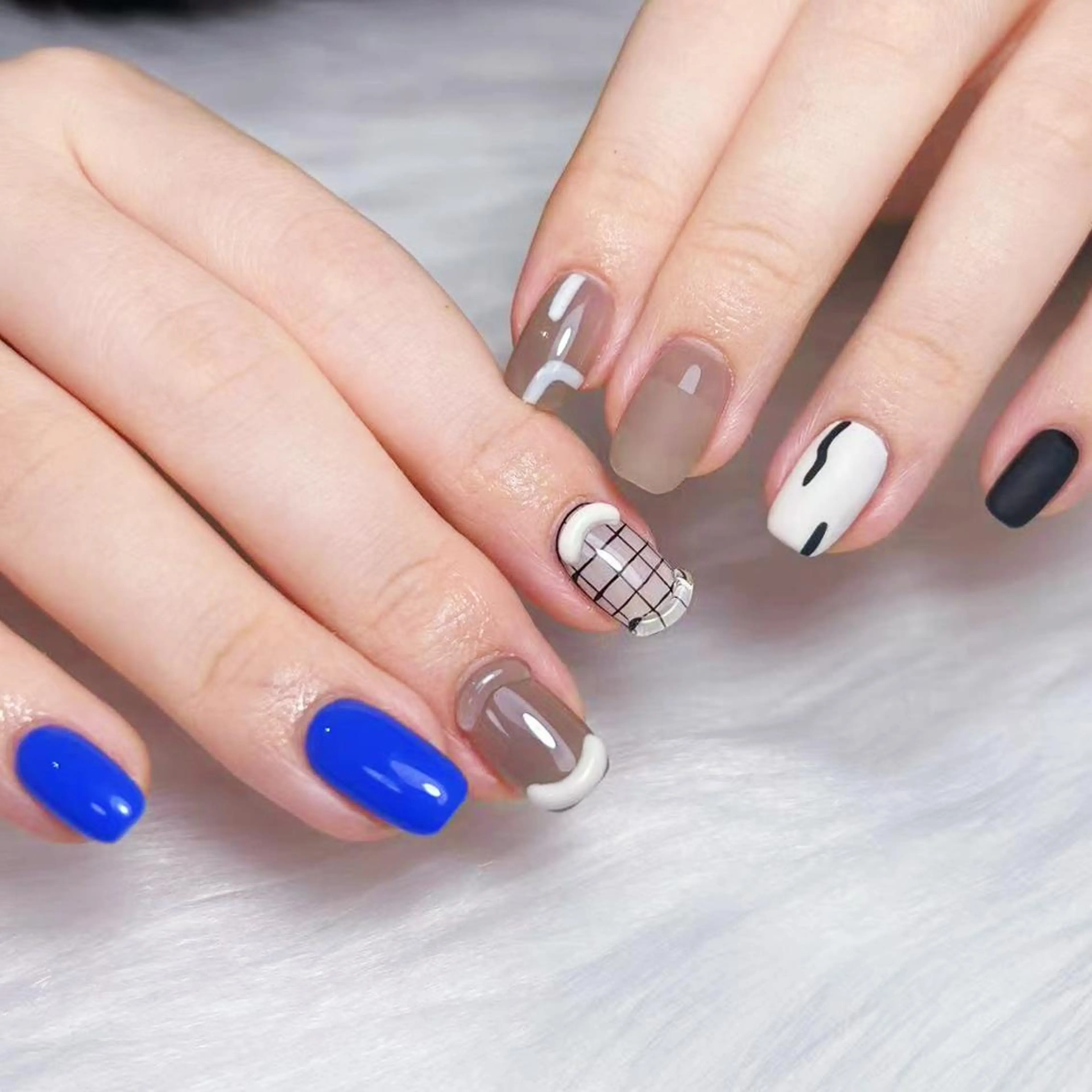 ネイル アートネイル オーロラネイル ガーリー キラキラネイル 韓国ネイル Nail Monsterのネイルデザイン