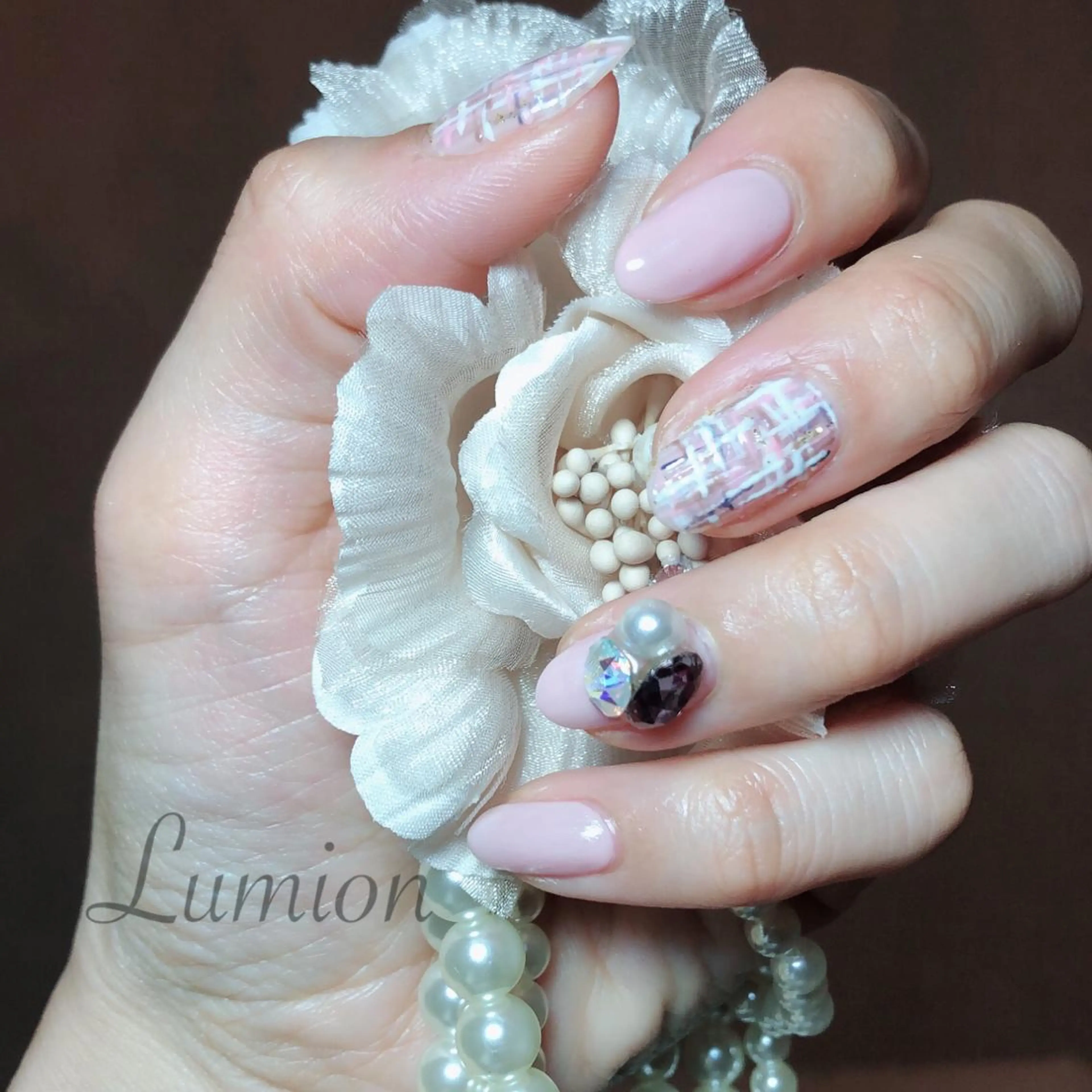 ネイル ツイードネイル 菊地 美沙斗のネイルデザイン