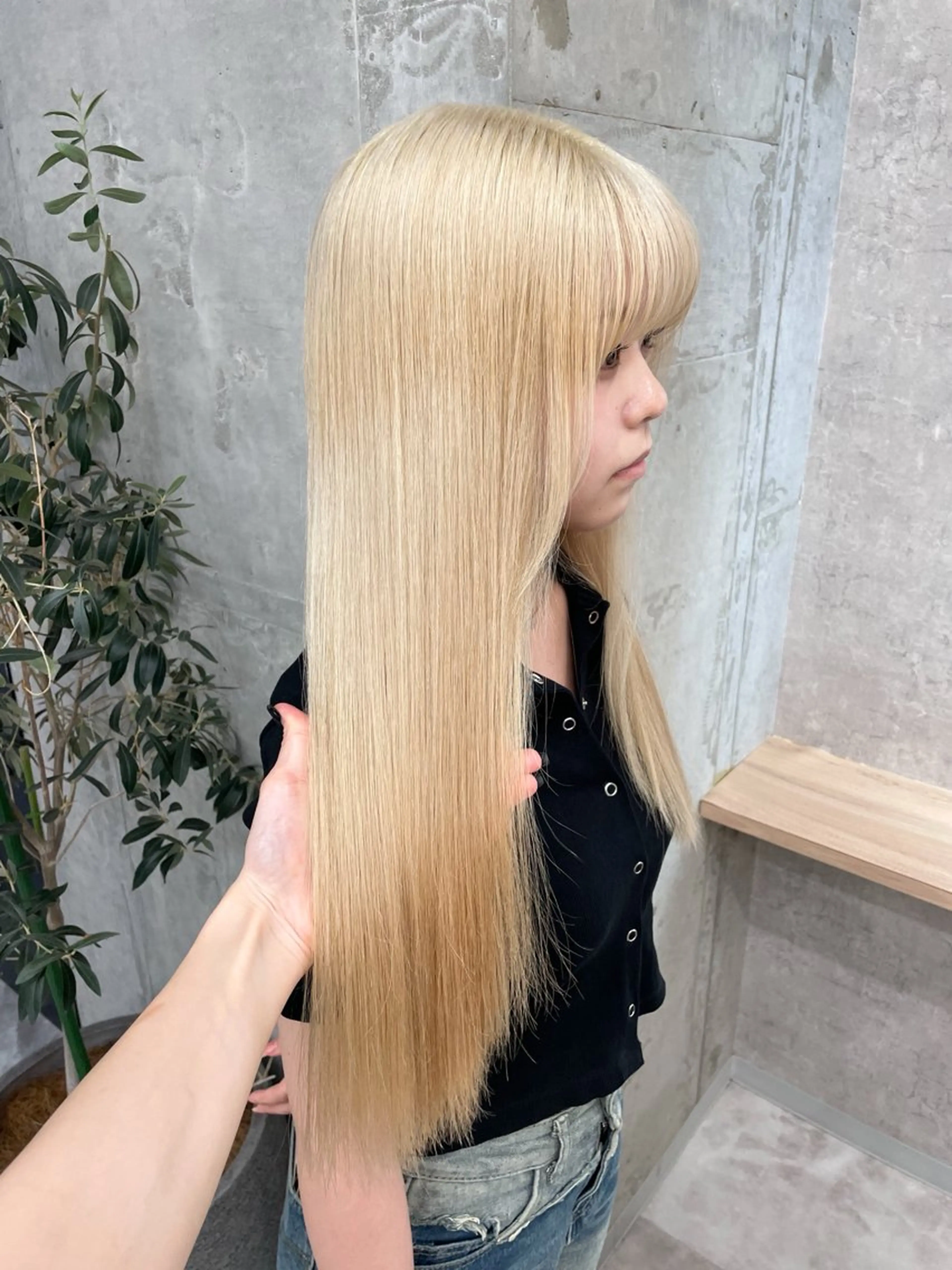 ロング カラー ベージュカラー ブリーチ ブロンド ブロンドベージュ ケアブリーチ ヘアカラー ブリーチ指名NO.1 💕/momoaのヘアスタイル