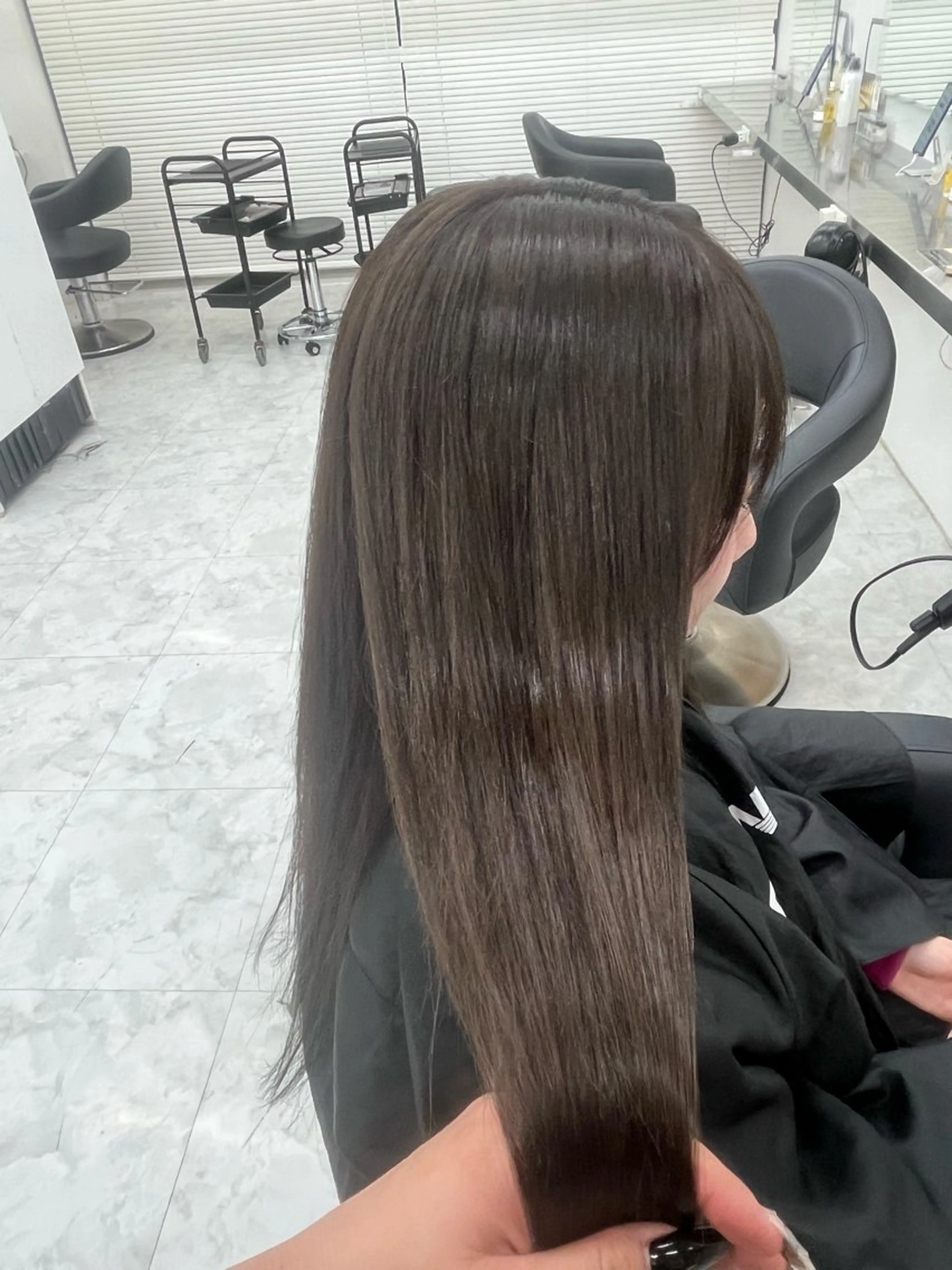 ロング ヘアカラー トリートメント 透明感ハイトーンヘア 🤍ririka🤍のヘアスタイル