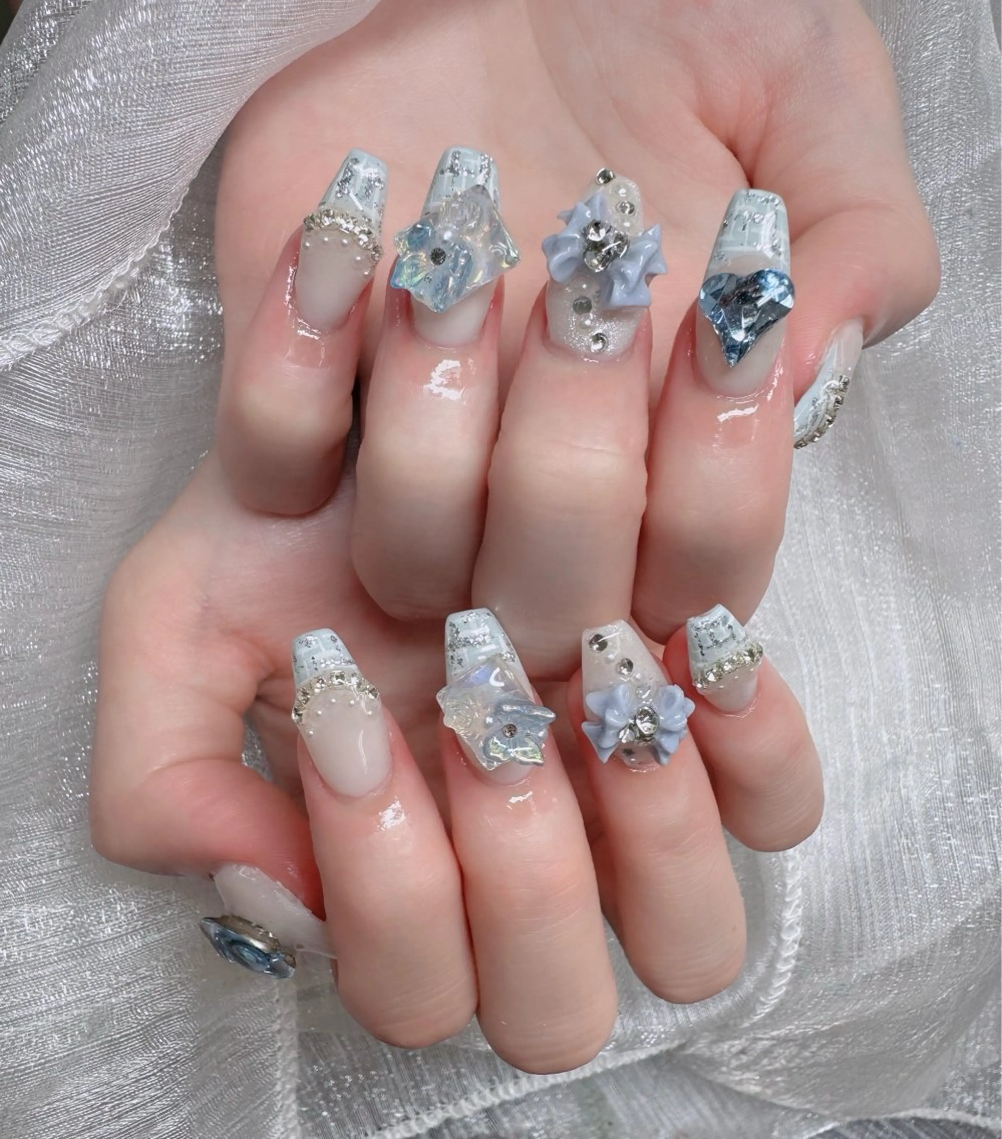 ネイル フレンチネイル ジェルネイル ガラスフレンチ ハロウィン ハート H.baby nail所属・H.baby Nail Salonのネイルデザイン