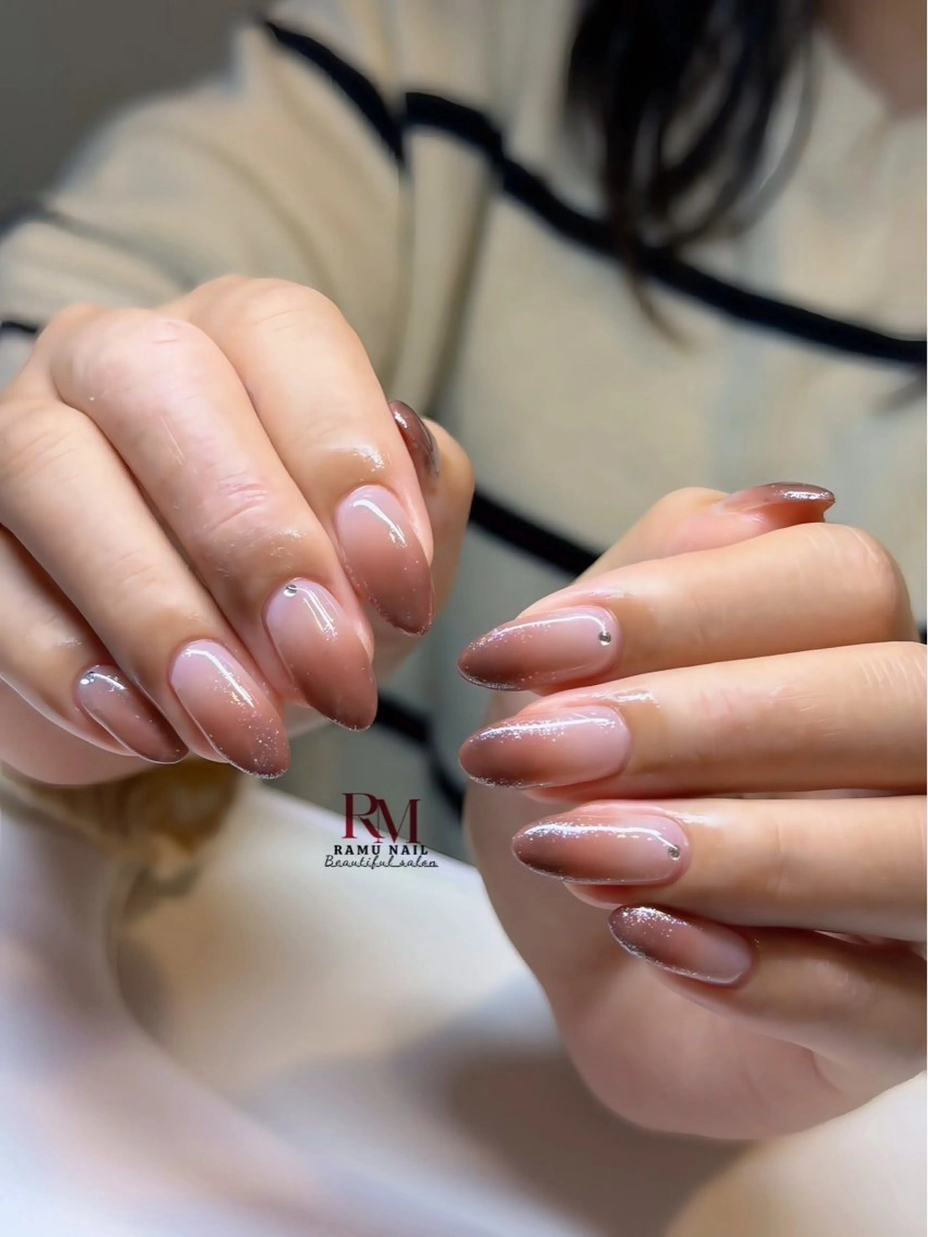 ネイル チークネイル フレンチネイル グラデーション キラキラネイル 韓国ネイル ハンドネイル RAMU_Nail 池袋店のネイルデザイン