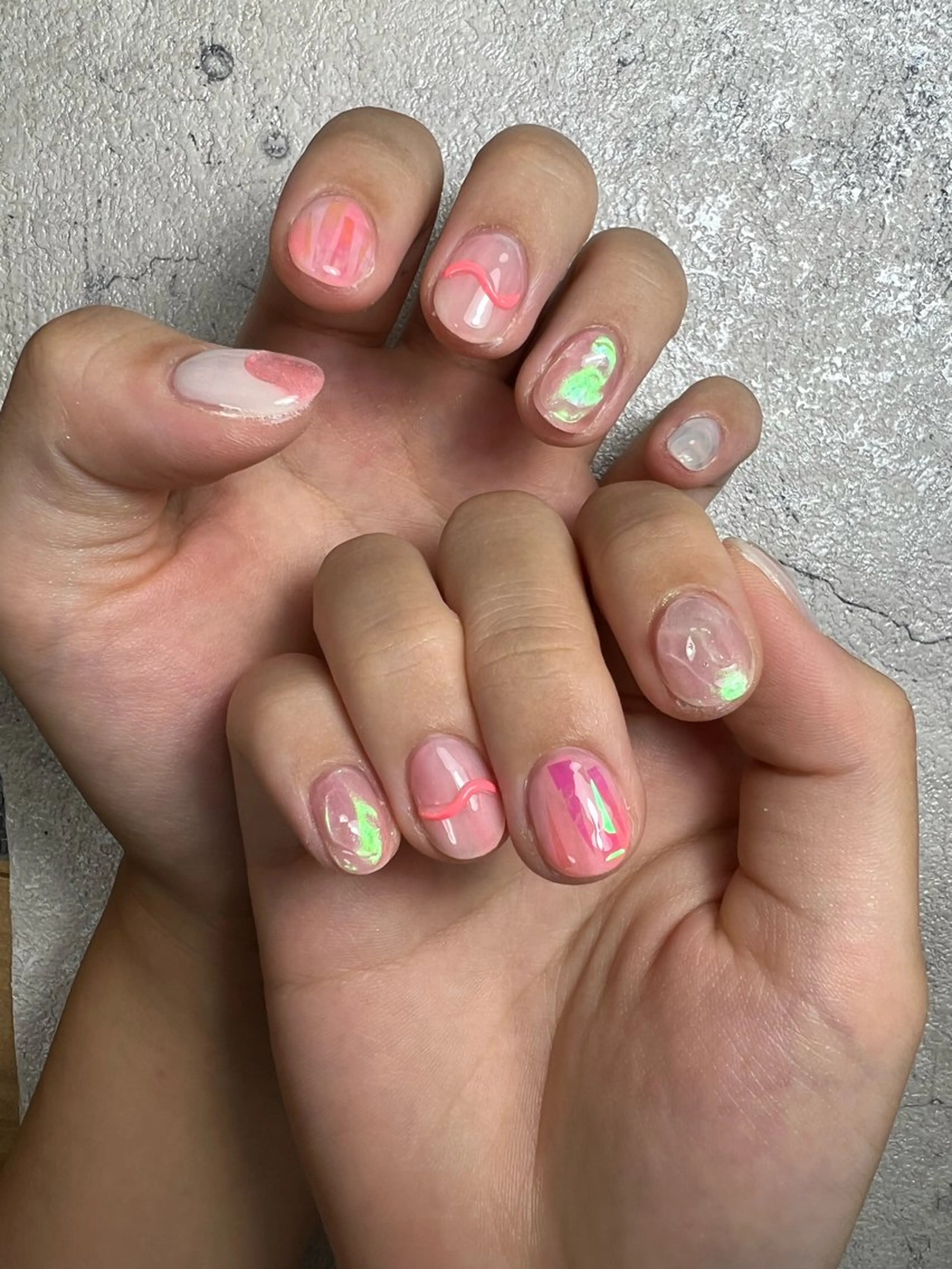 ネイル オーロラネイル ジェルネイル マグネットネイル 持ち込み ニュアンスネイル flowers nailのネイルデザイン