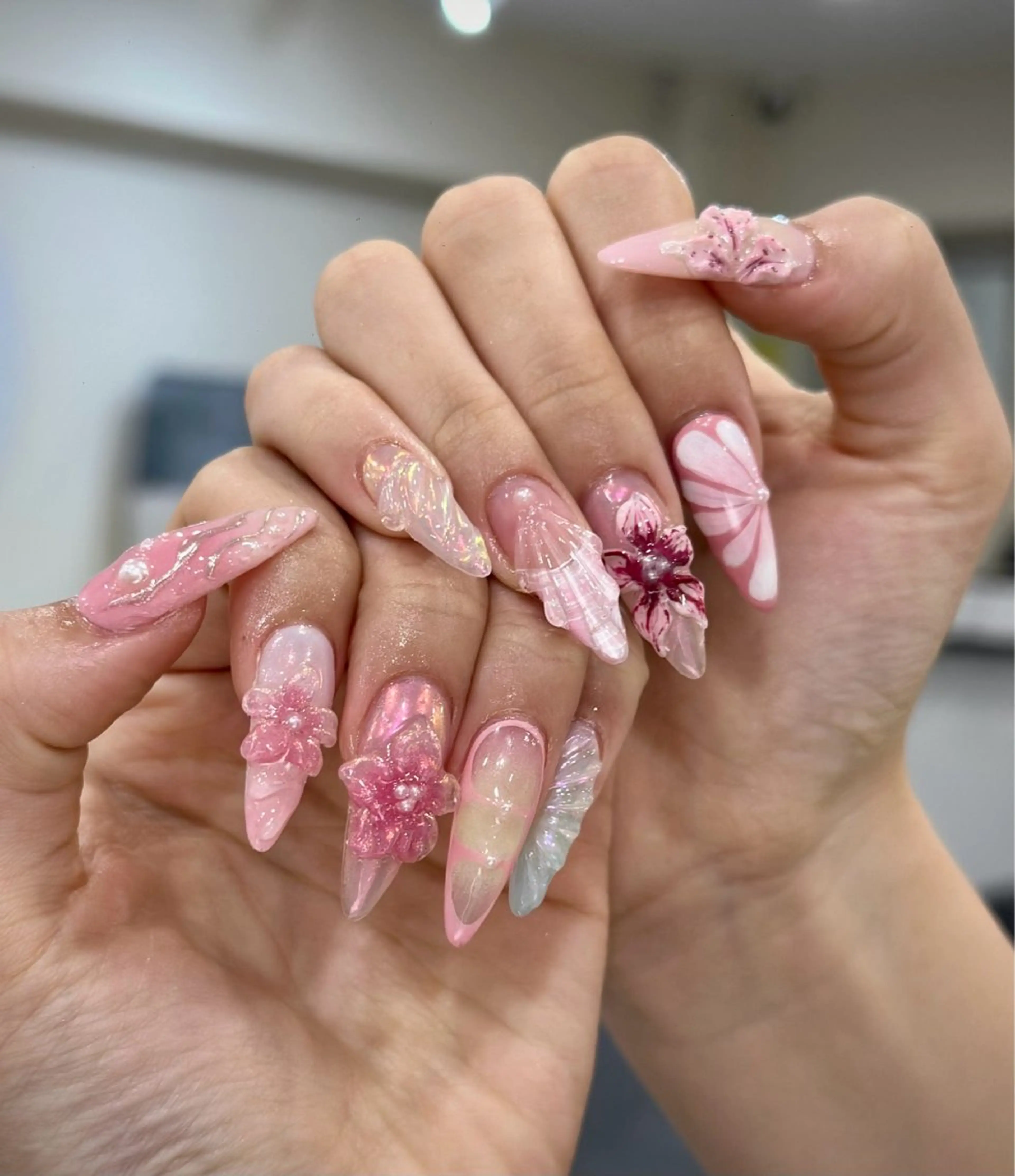 ネイル オーロラネイル フラワーネイル グラデーション ピンク 春ネイル NAILS BAR SHINJUKUのネイルデザイン