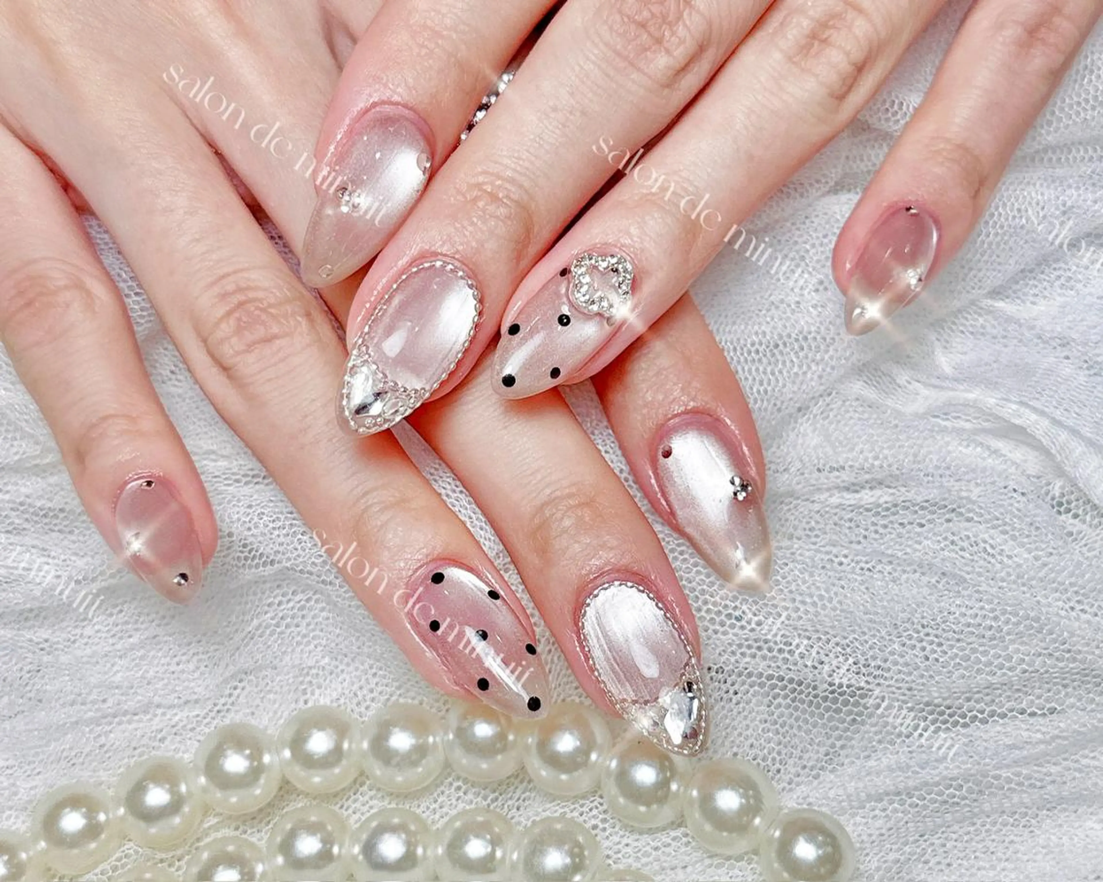 ネイル Salon de Minuit🦩のネイルデザイン