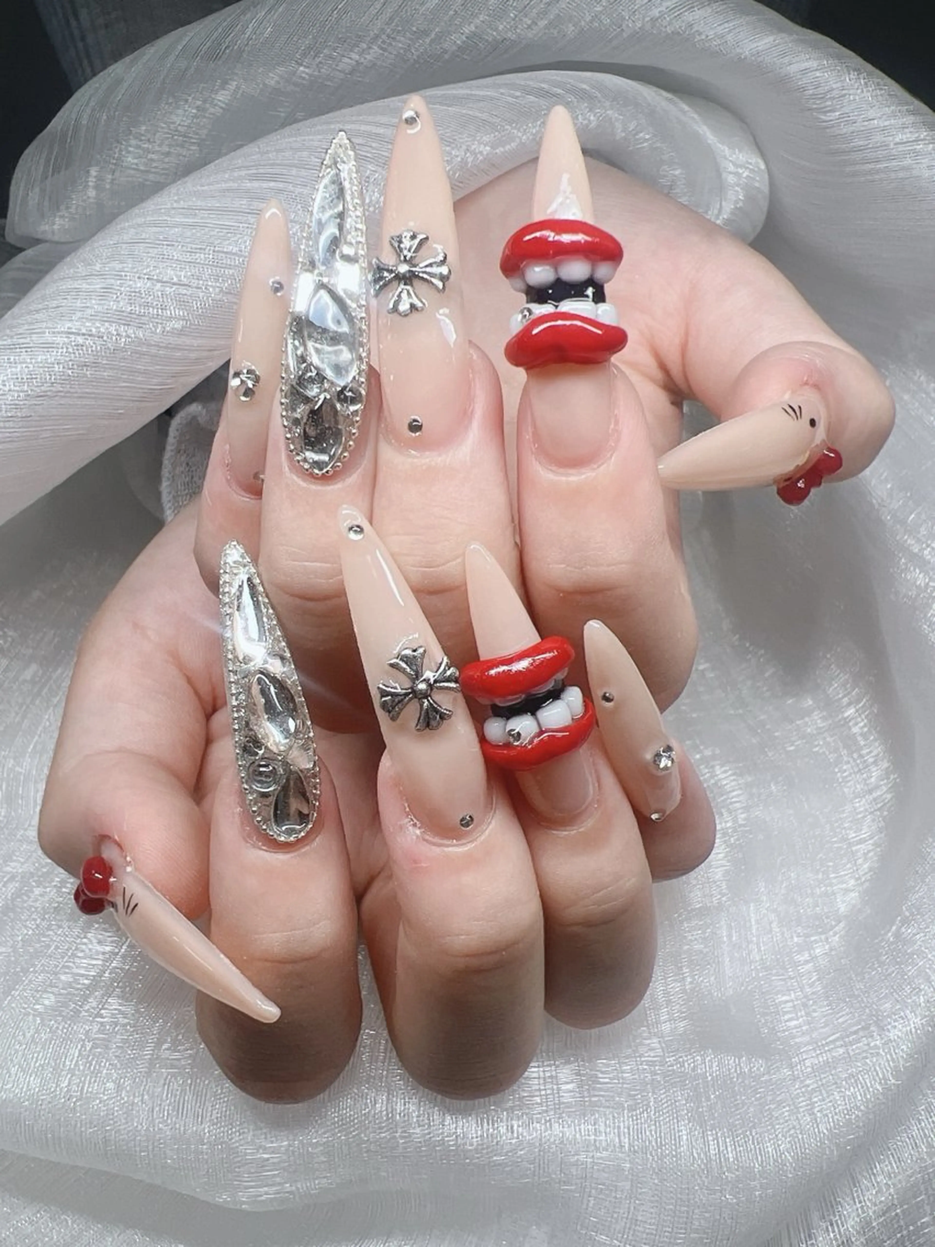 ネイル 長さ出し グラデーション キラキラネイル マグネットネイル ニュアンスネイル ハンドネイル Lee Nails チップ長さだし専門店のネイルデザイン