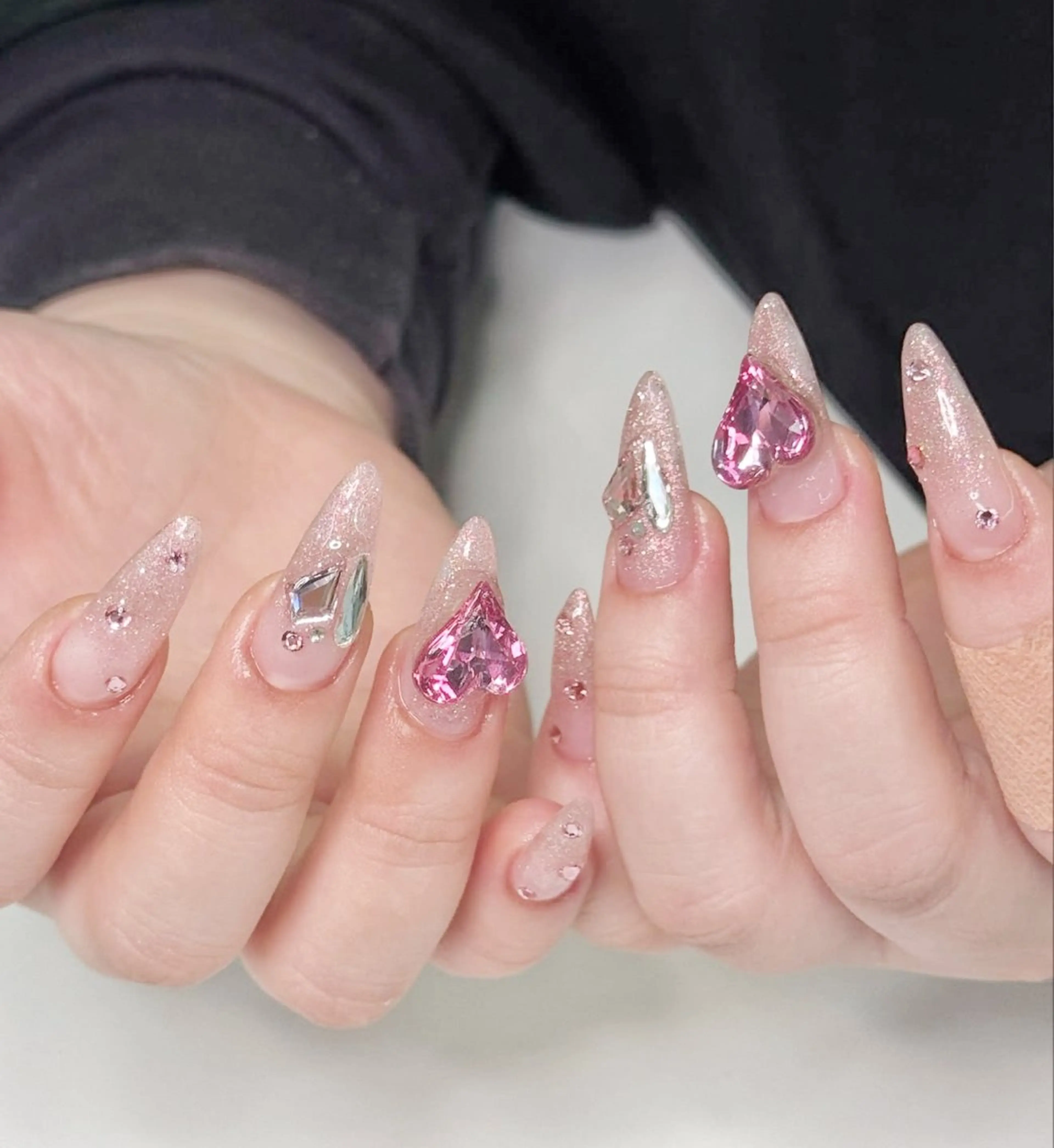 ネイル アニマル柄 オーロラネイル チークネイル フラッシュネイル ジェルネイル ハンドネイル Lyna Nailのネイルデザイン