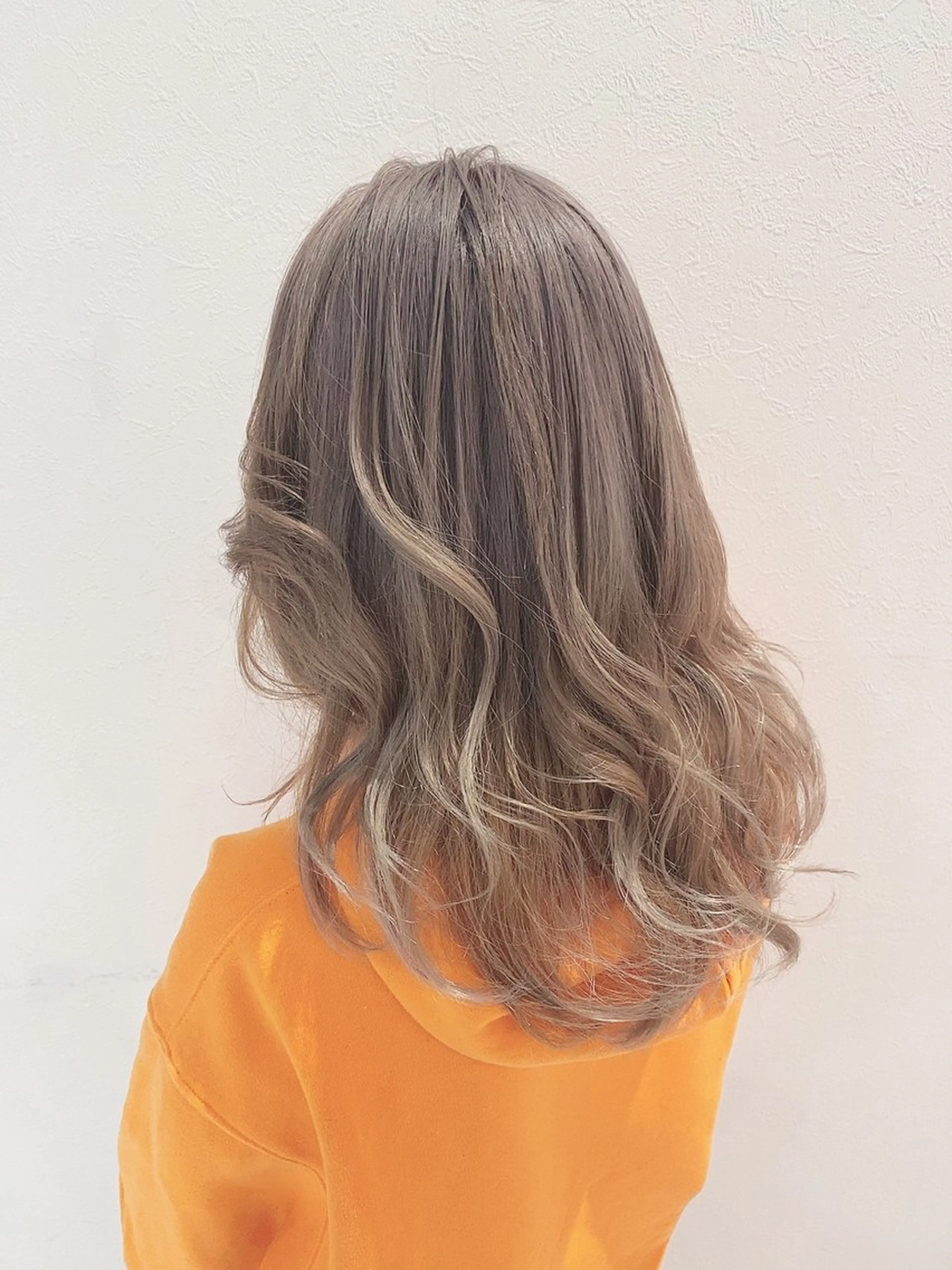 ミディアム カラー ベージュカラー ブリーチ ミルクティーベージュ 全国認定講師 高久のヘアスタイル