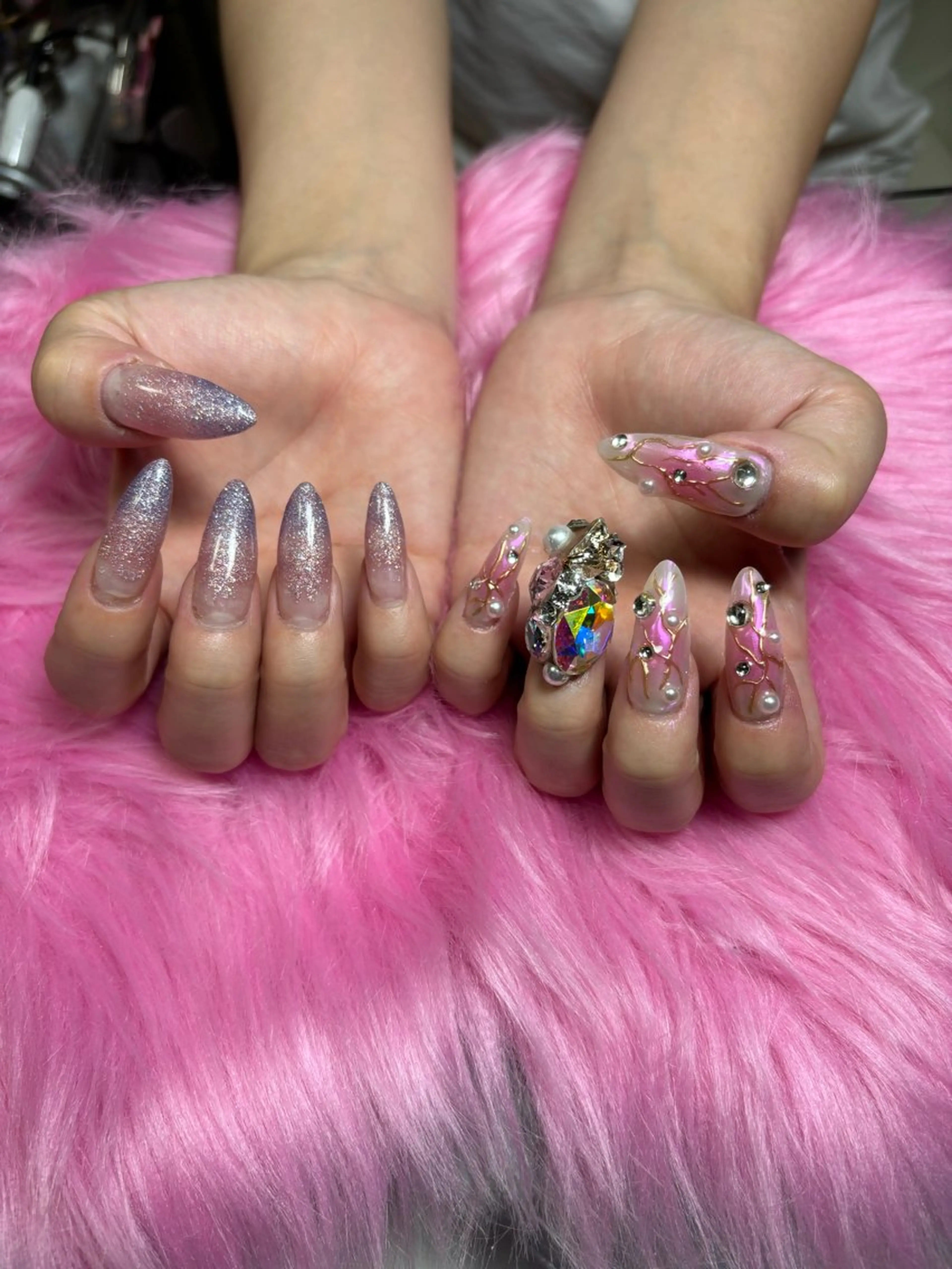 ネイル ストーンネイル ハンドネイル 🩷momo nail🩷のネイルデザイン