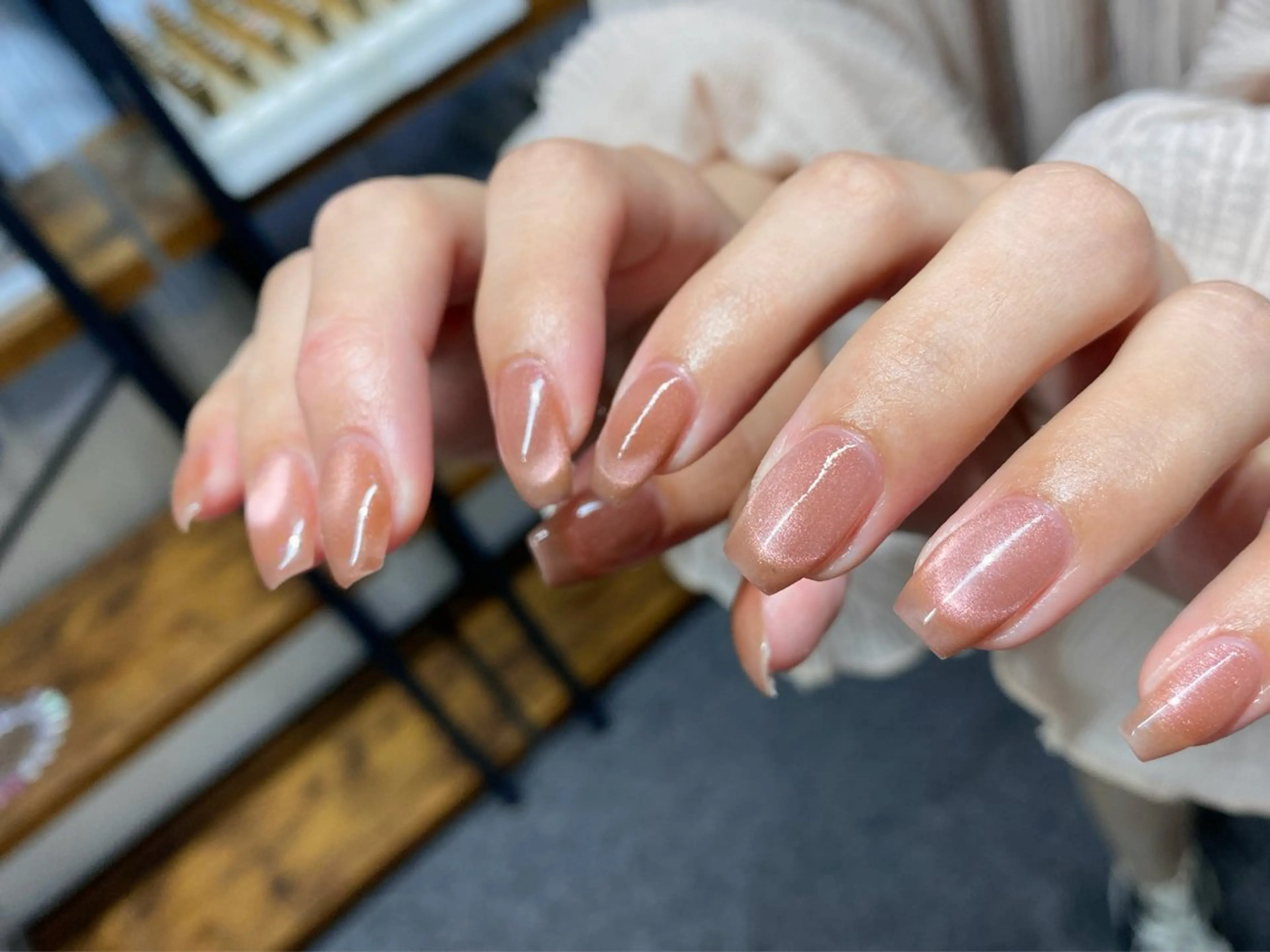 ネイル キラキラネイル マグネットネイル シンプルネイル ハンドネイル 花澤 ネイルサロンのネイルデザイン