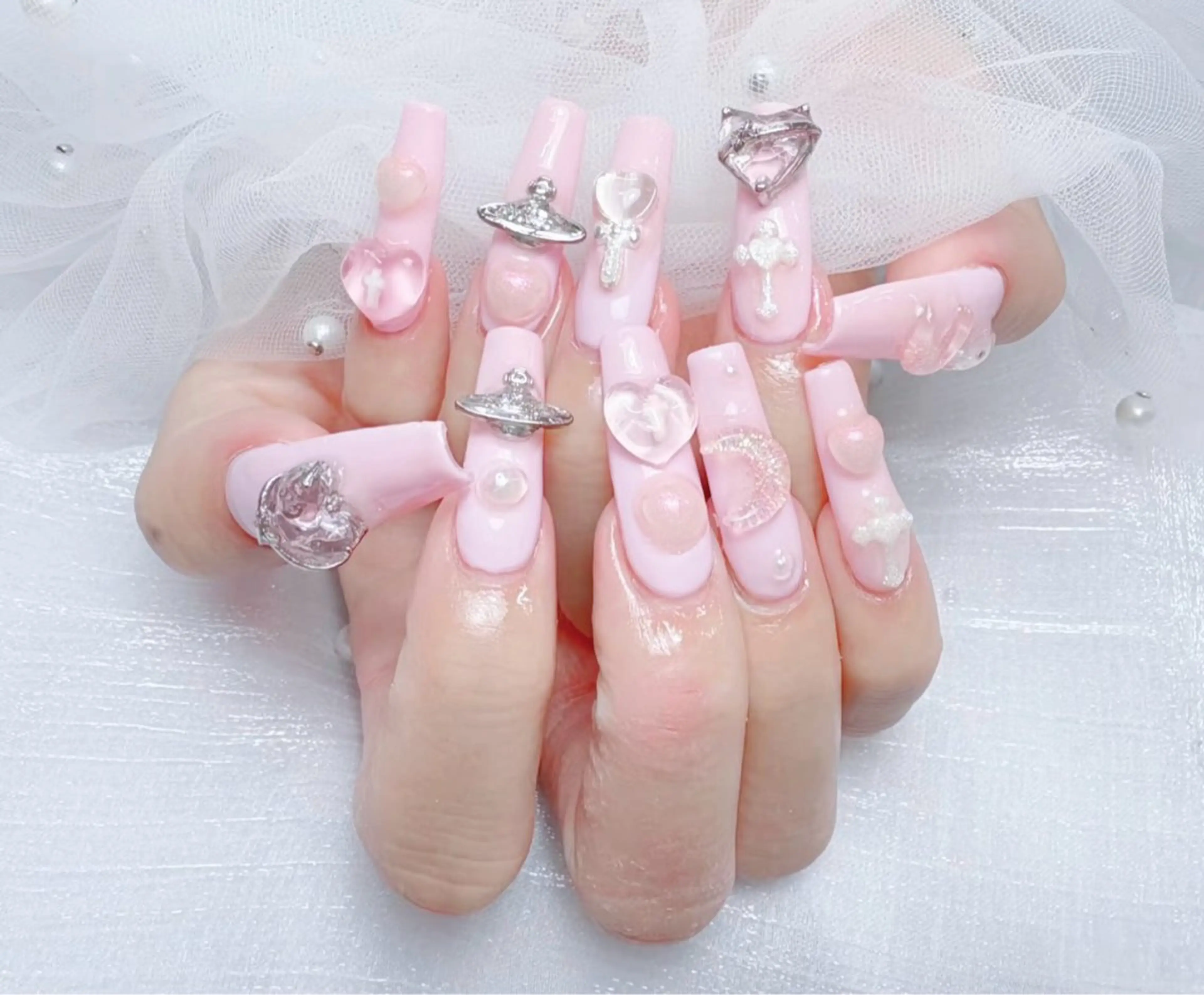 ネイル アートネイル オーロラネイル ガーリー キラキラネイル 韓国ネイル ハンドネイル Mimo beau ty   salonのネイルデザイン