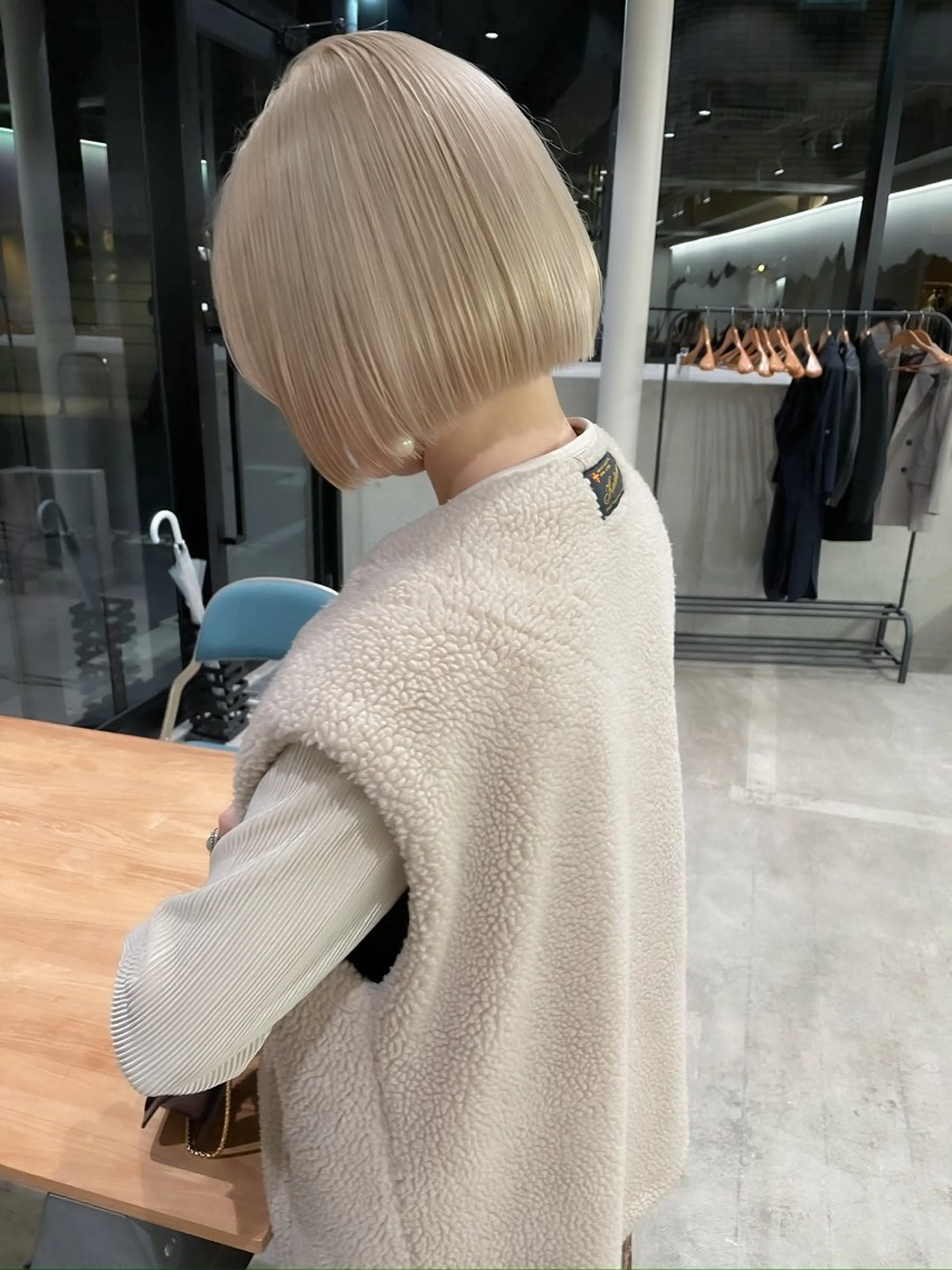 ショート カラー ヘアアレンジ ミニボブ/ブリーチ 🌈MISATOのヘアスタイル