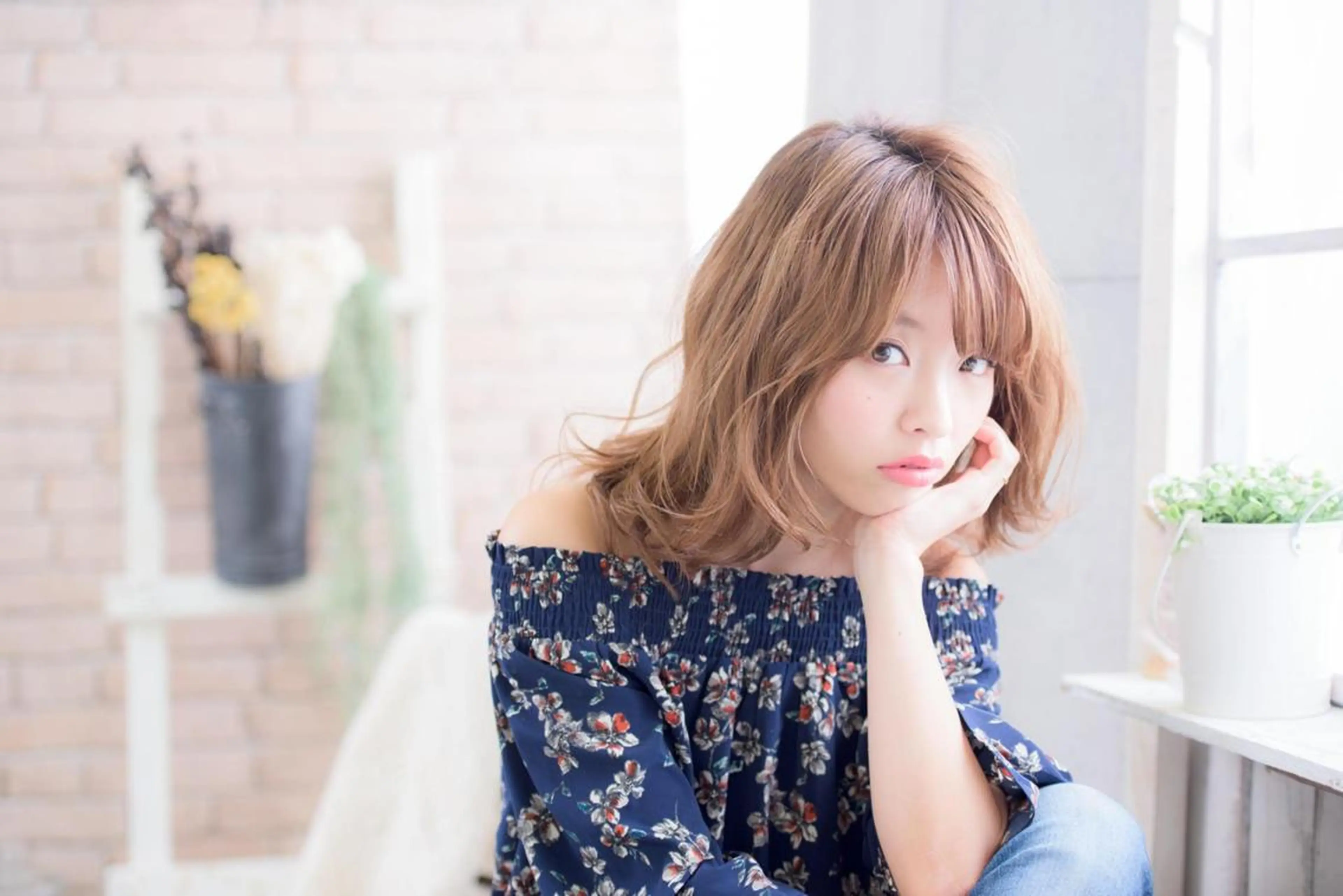 ミディアム 小林 永佳のヘアスタイル