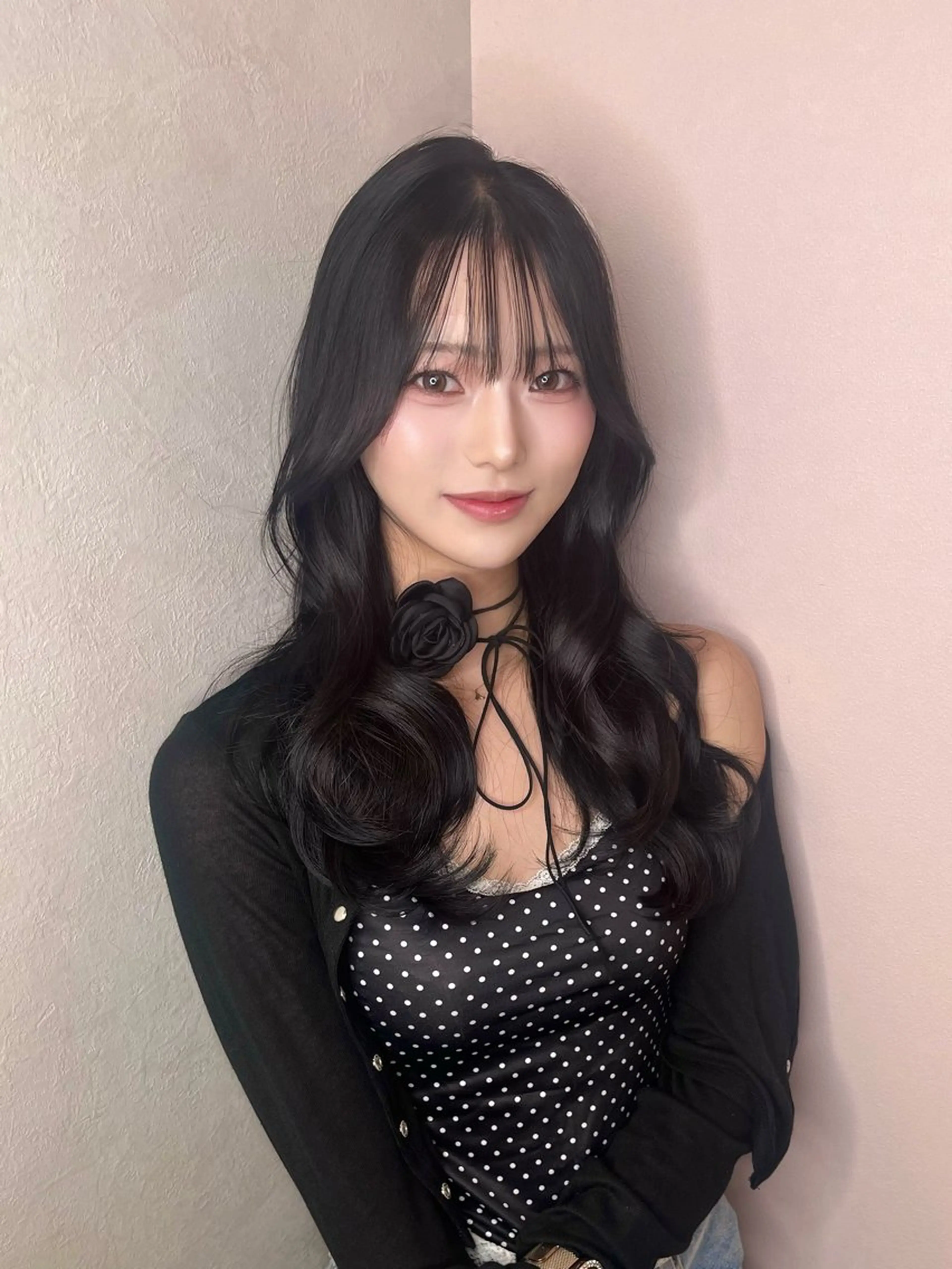 セミロング カラー 黒髪 ブルーカラー ブルーブラック 顔周りカット 髪質改善 カット ヘアカラー 縮毛矯正 トリートメント 韓国ハッシュカット/ 新宿/髪質改善/岡崎のヘアスタイル