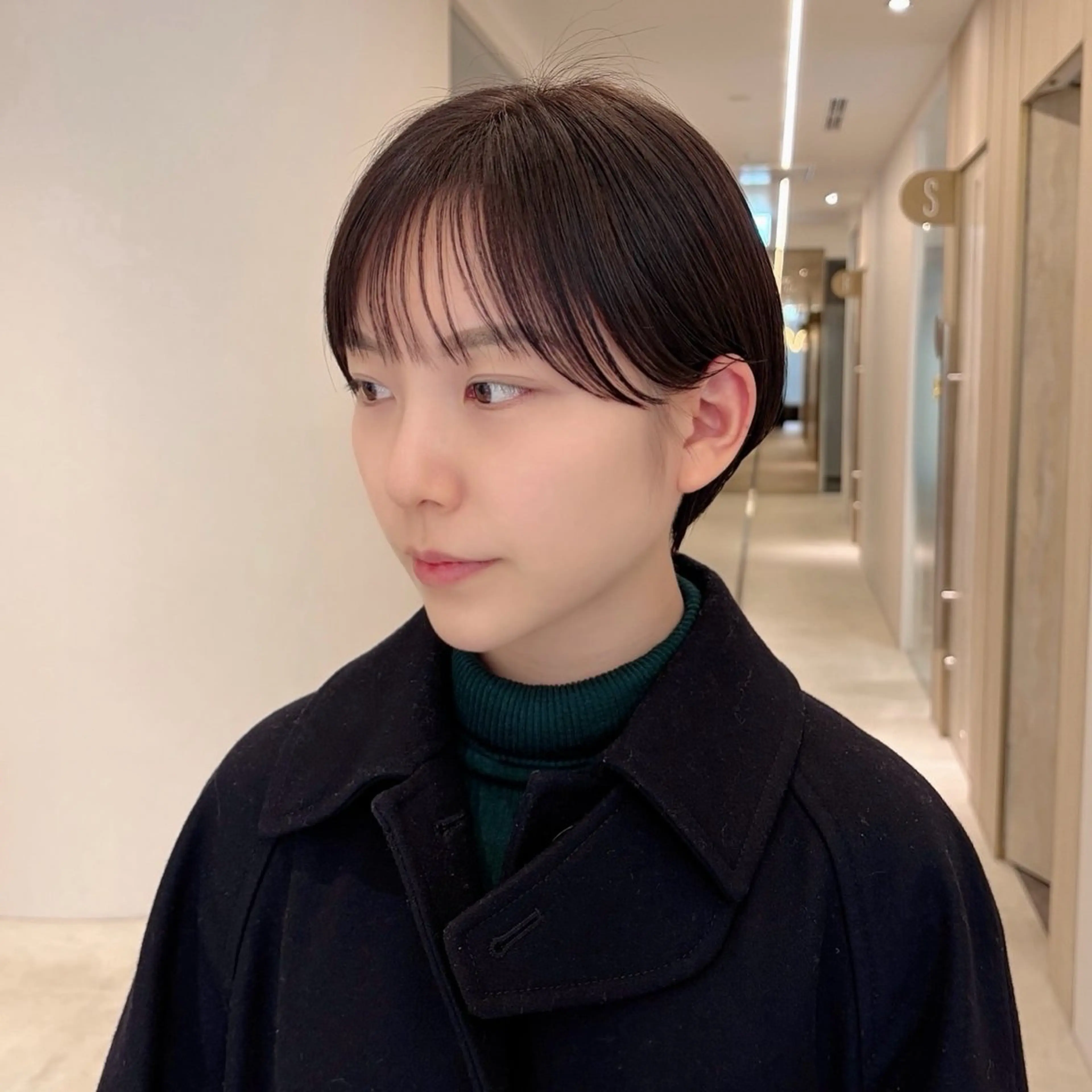 ショート カット foto所属・𝐁𝐋𝐔𝐄𝐓 /代表 / 荒井史行のヘアスタイル