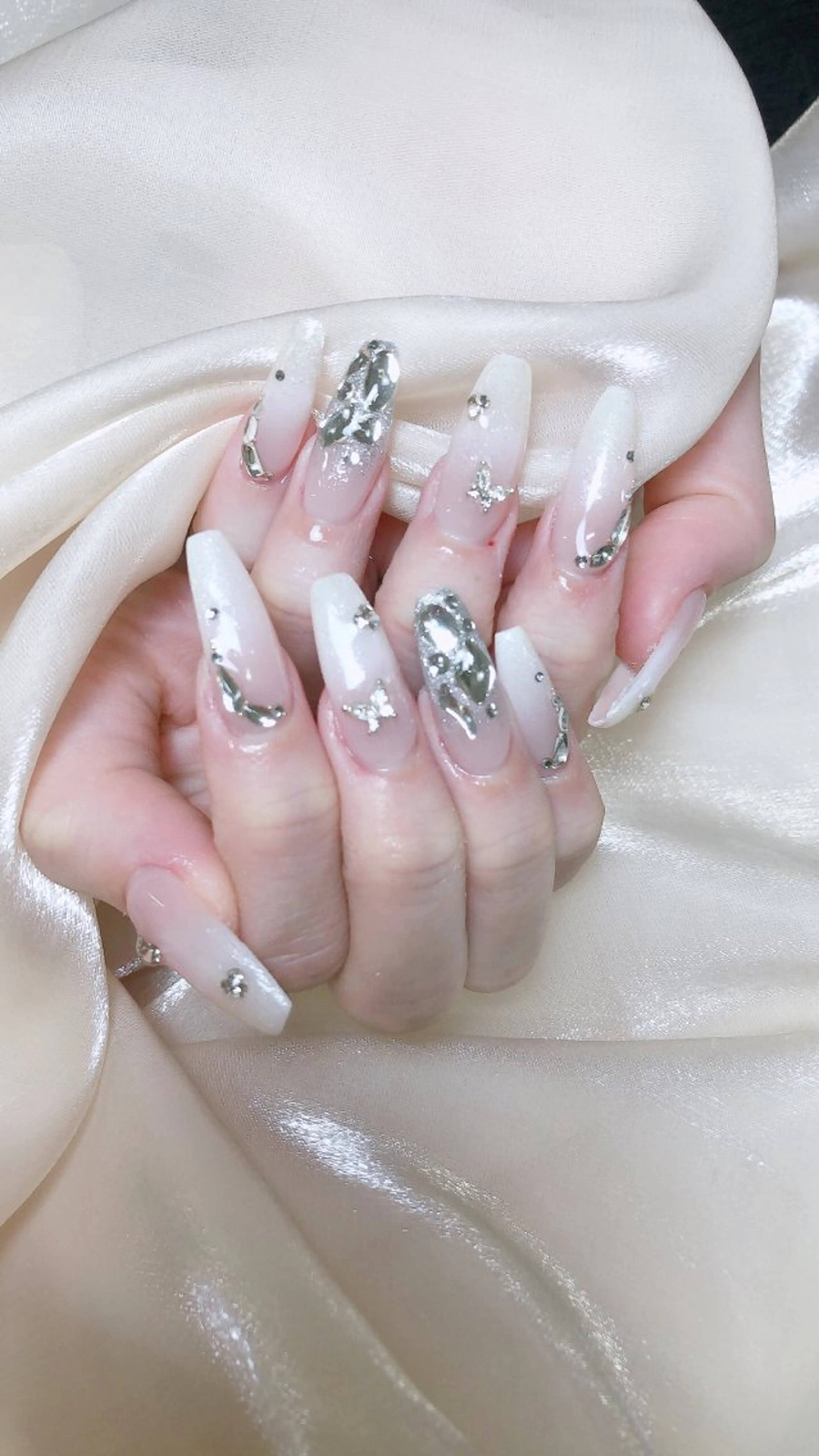 ネイル ハンドネイル LR.ONE ヨウのネイルデザイン