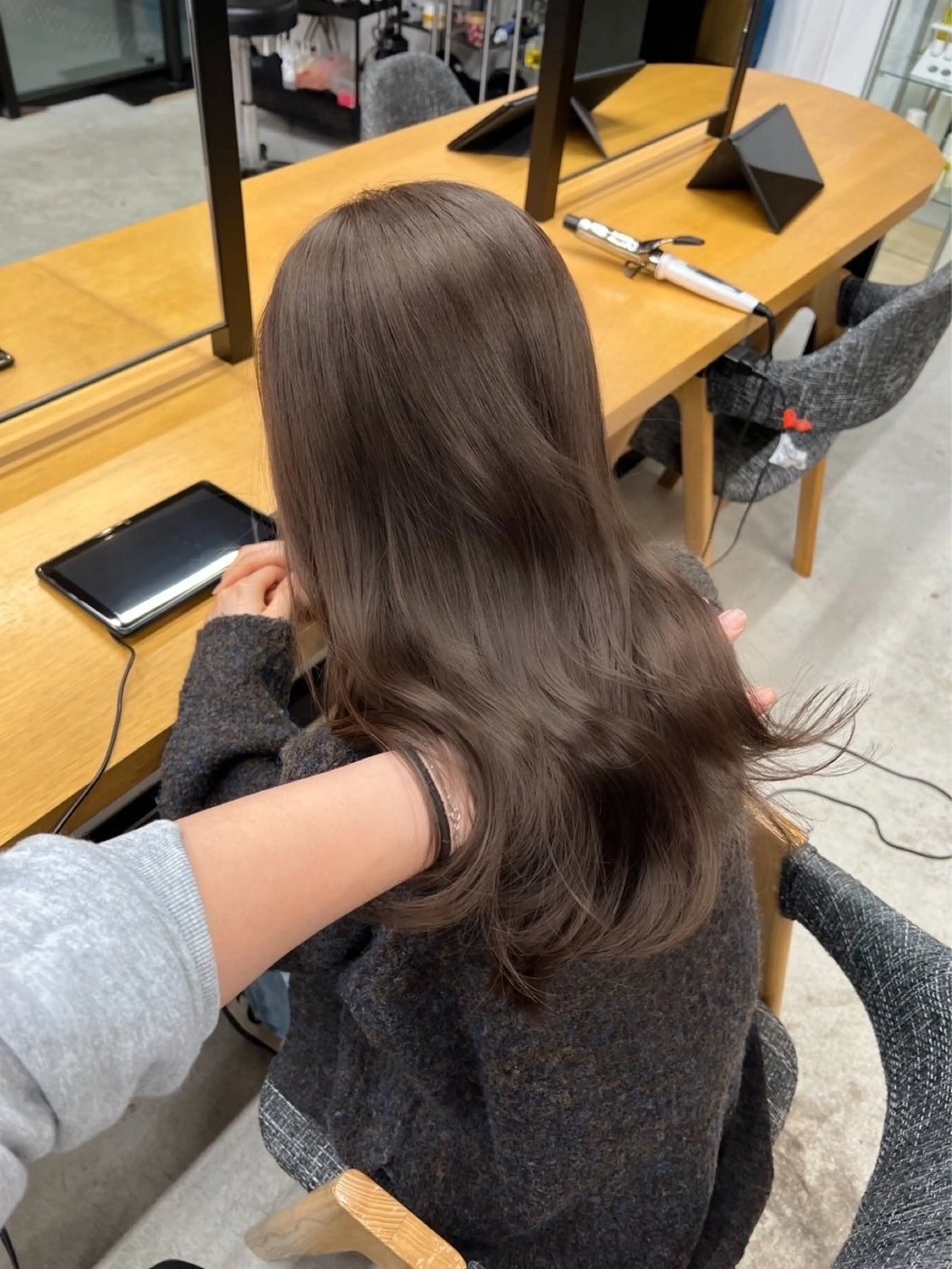 ミディアム カラー カット ヘアカラー トリートメント レイヤー/ベージュ カラー/ヒヨリ/渋谷のヘアスタイル
