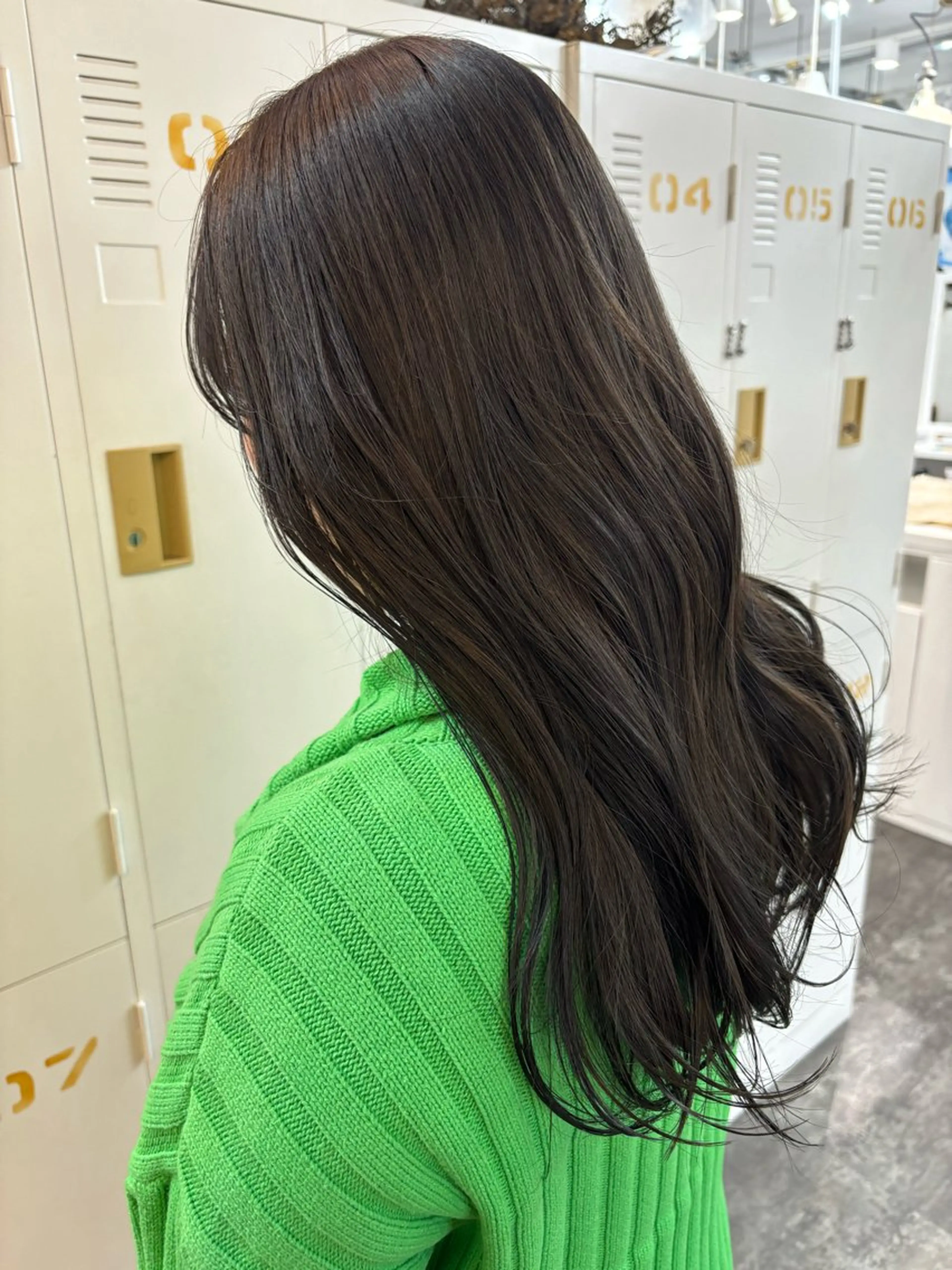 ロング カラー ブルーカラー ブルージュ LOMARLIE JURIAのヘアスタイル