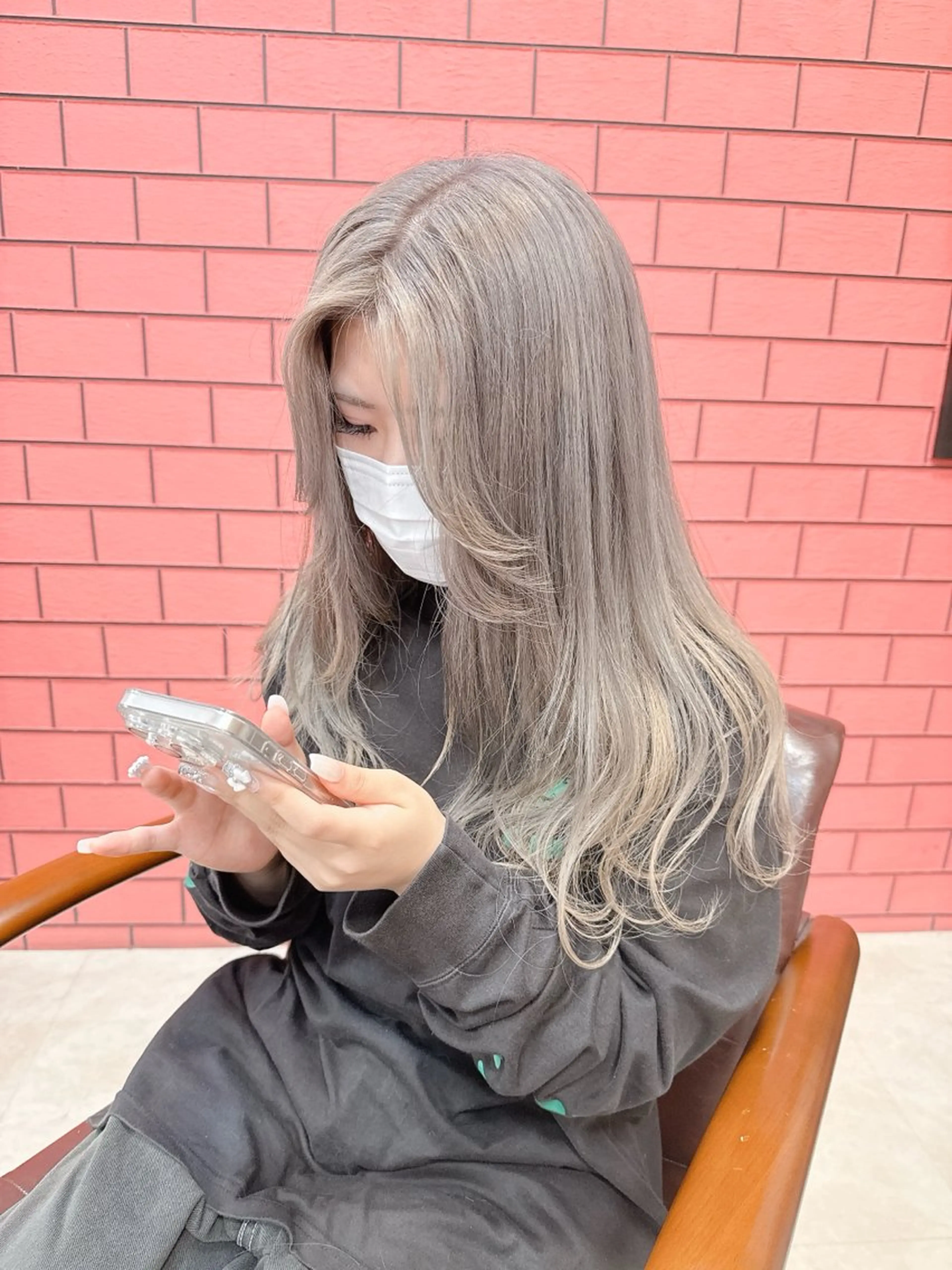 ロング カラー バレイヤージュ ベージュカラー ブリーチ ケアブリーチ 透明感カラー ヘアカラー トリートメント Lilith 【リリス】のその他イメージ
