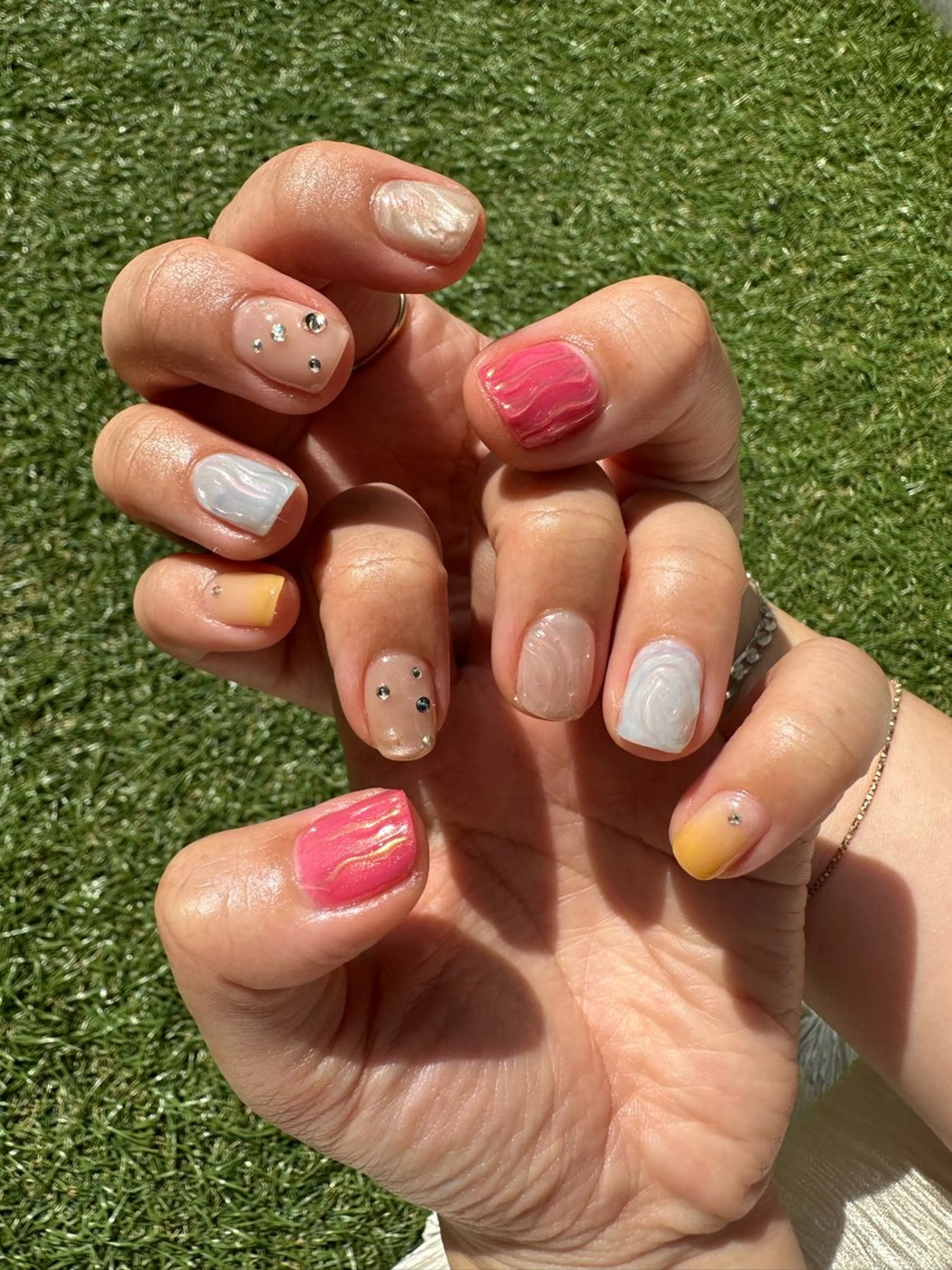 ネイル アートネイル ニュアンスネイル CALMIA.,eyelash • eyebrow • wax 2F所属・前田 菜美のネイルデザイン