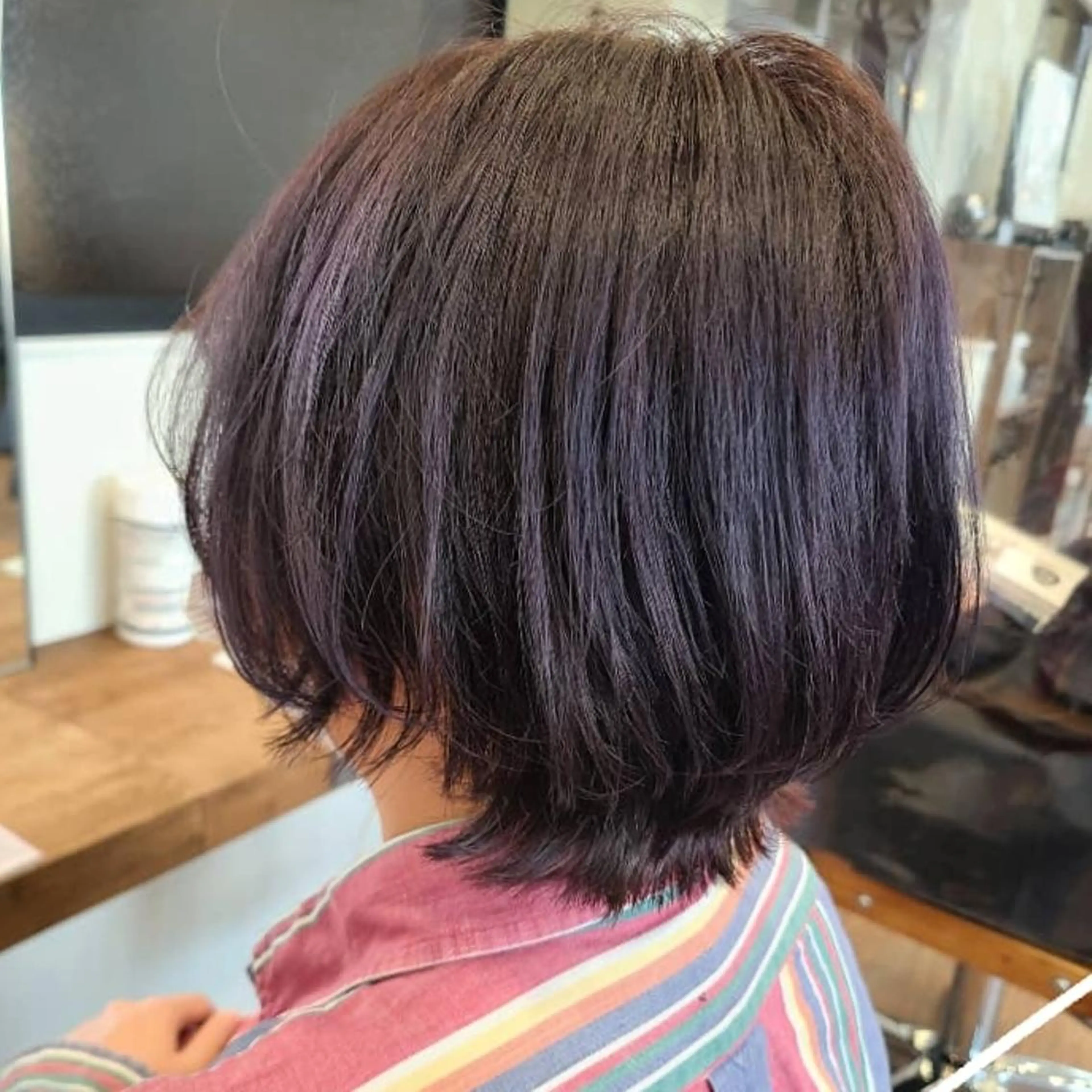 カラー ショート パープルカラー ショートヘア ウルフカット ヘアカラー トリートメント 関口 友菜のヘアスタイル