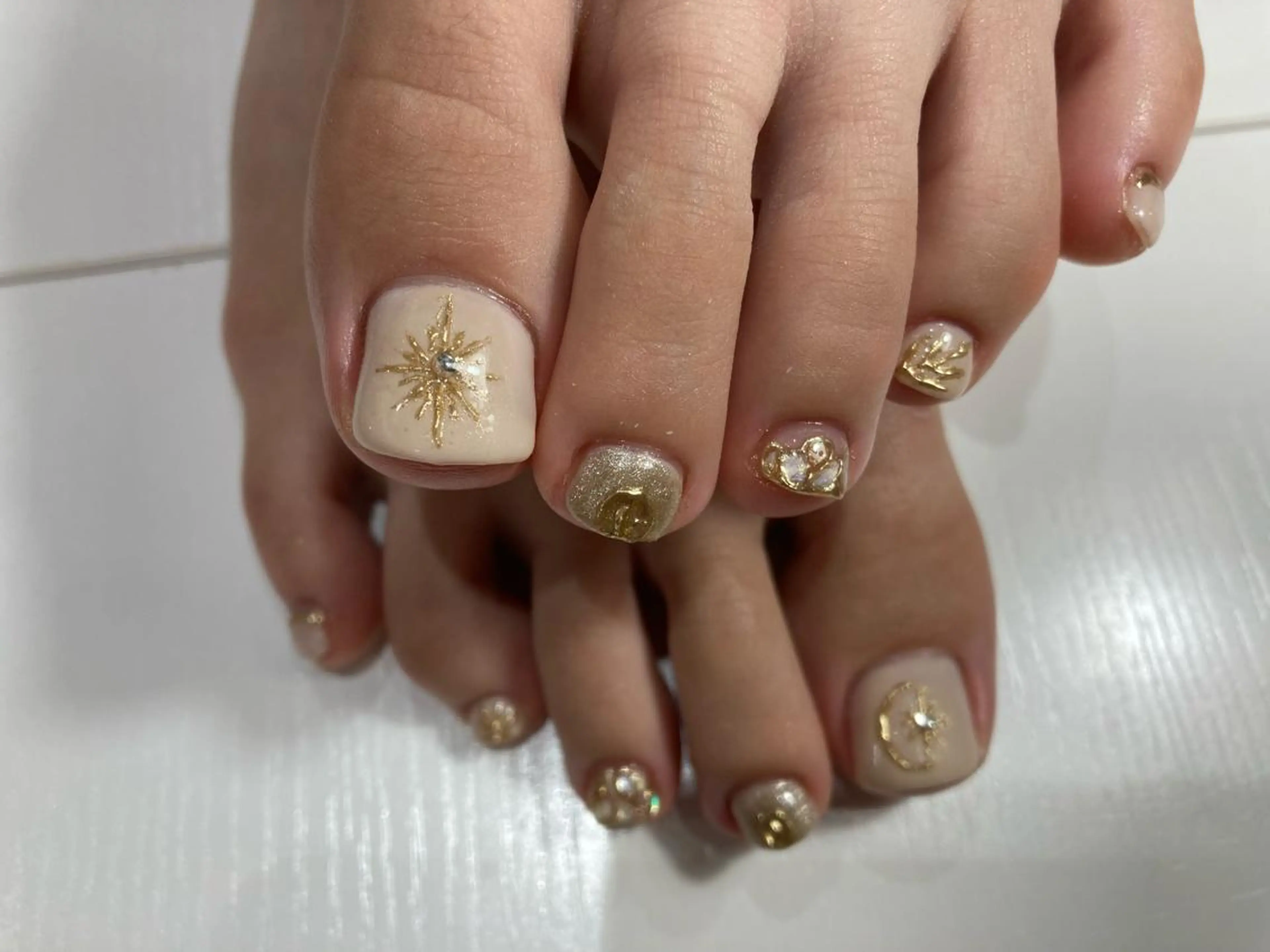 ネイル フットネイル Nest 平出のネイルデザイン