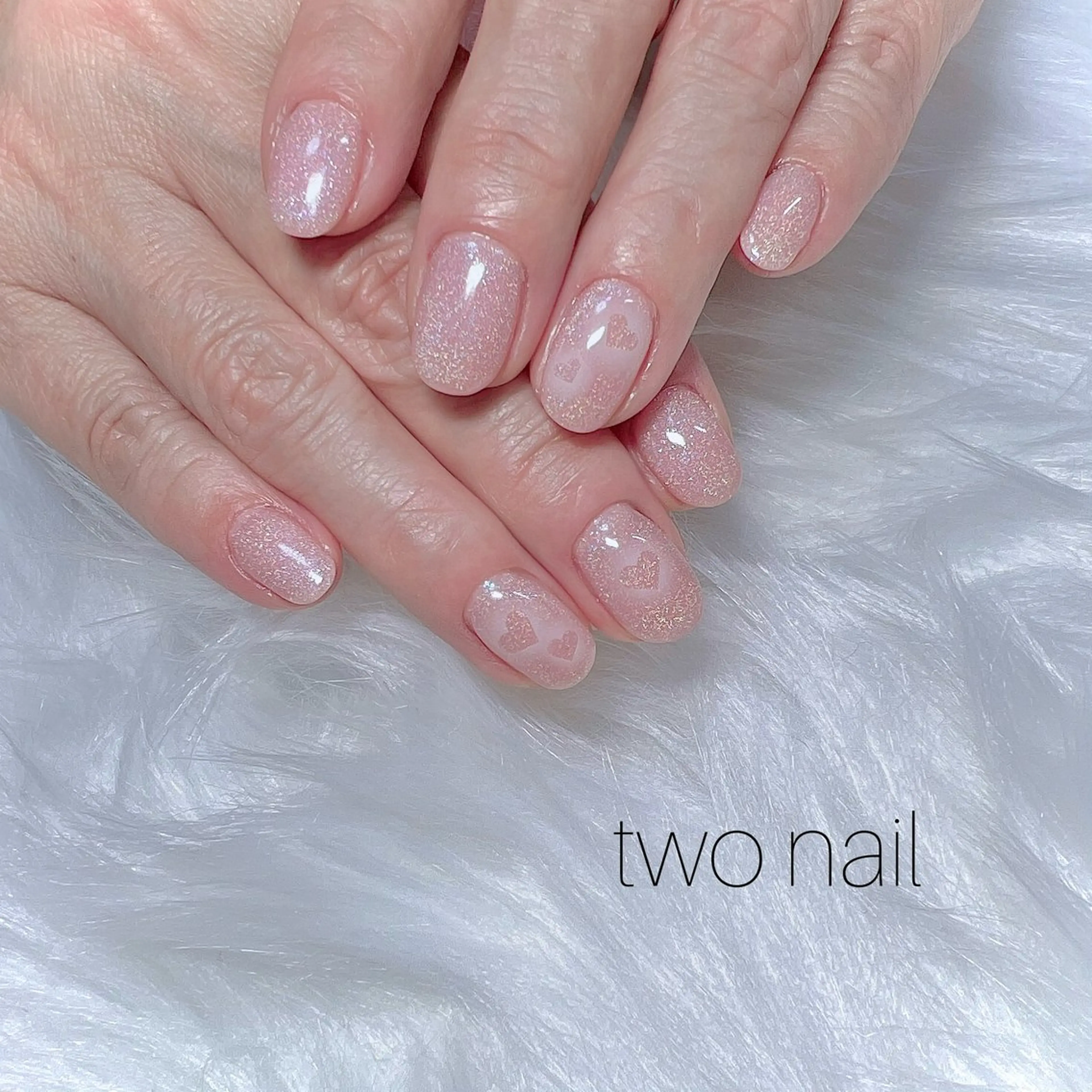 ネイル キラキラネイル マグネットネイル ネイルチップ ホワイト ハンドネイル two nailのネイルデザイン