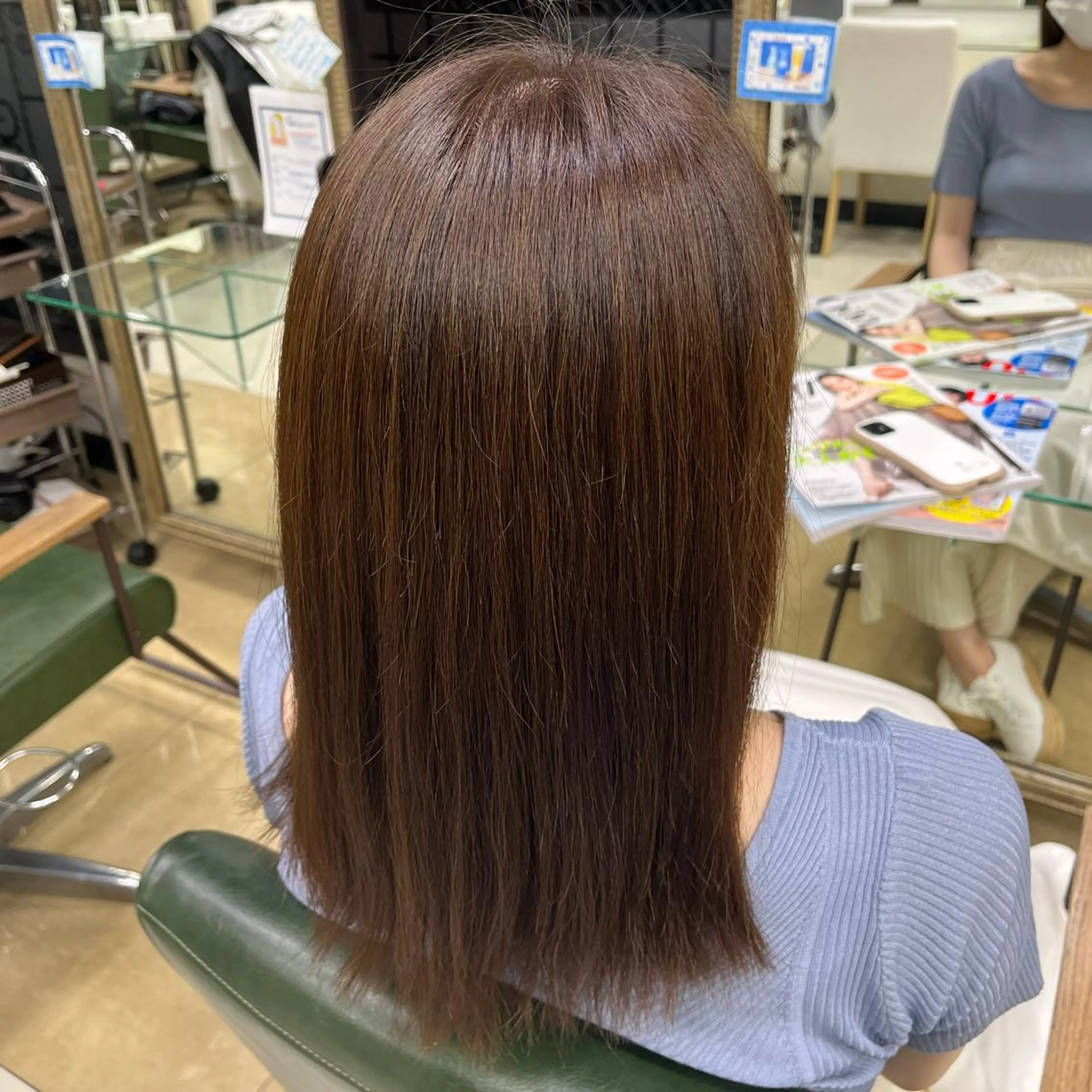 セミロング カラー ヘアカラー 小関 未悠のヘアスタイル