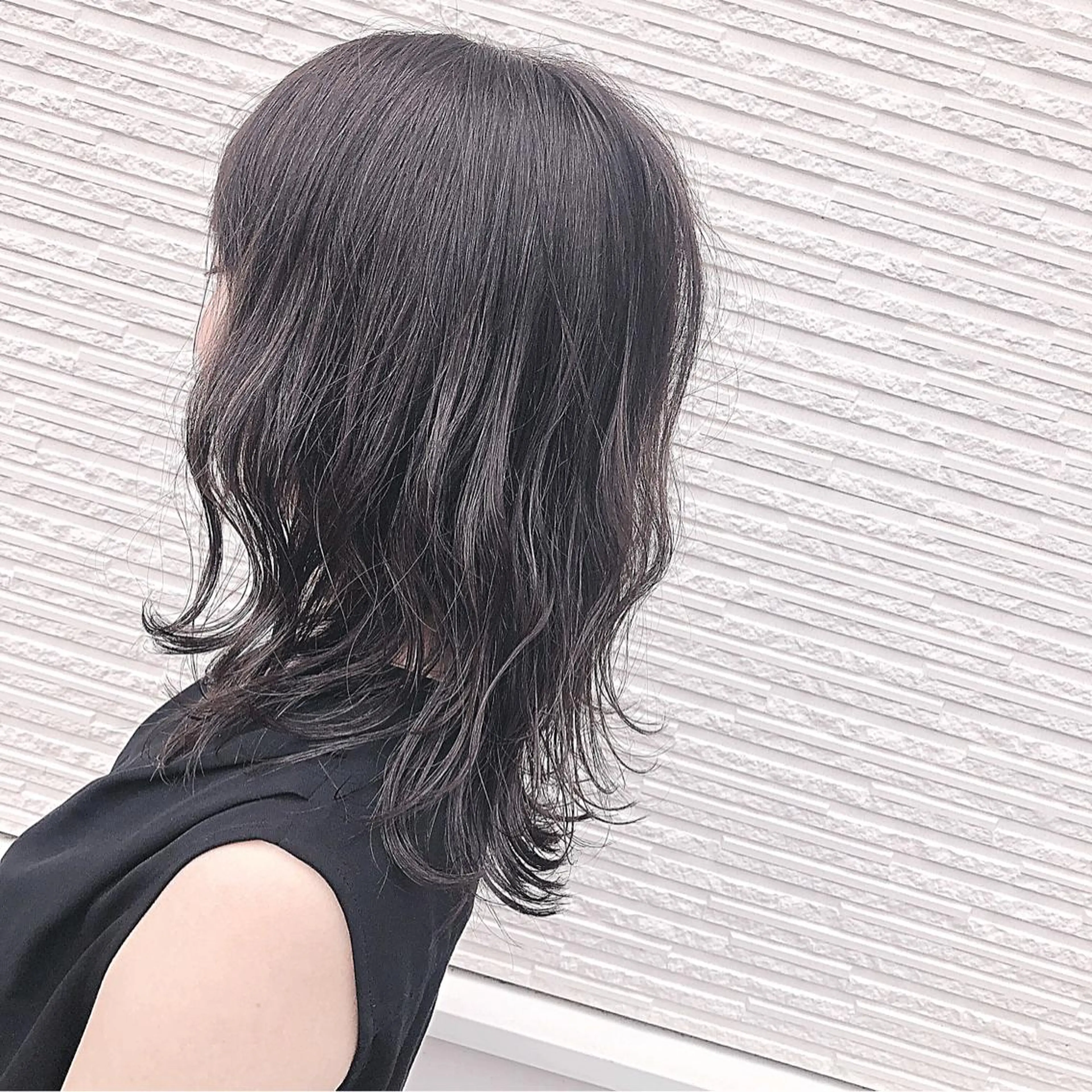 ミディアム カラー ダークグレー ダークグレージュ グレージュ 名畑 裕貴のヘアスタイル