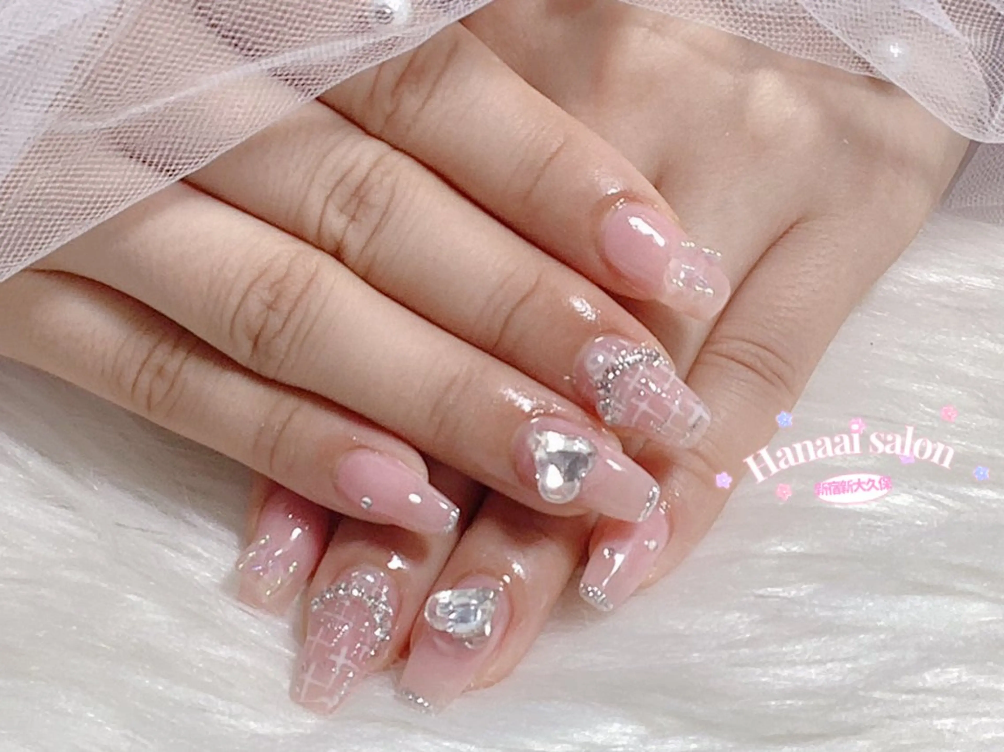 ミディアム ハンドネイル Hanaai Salon新大久保店のネイルデザイン