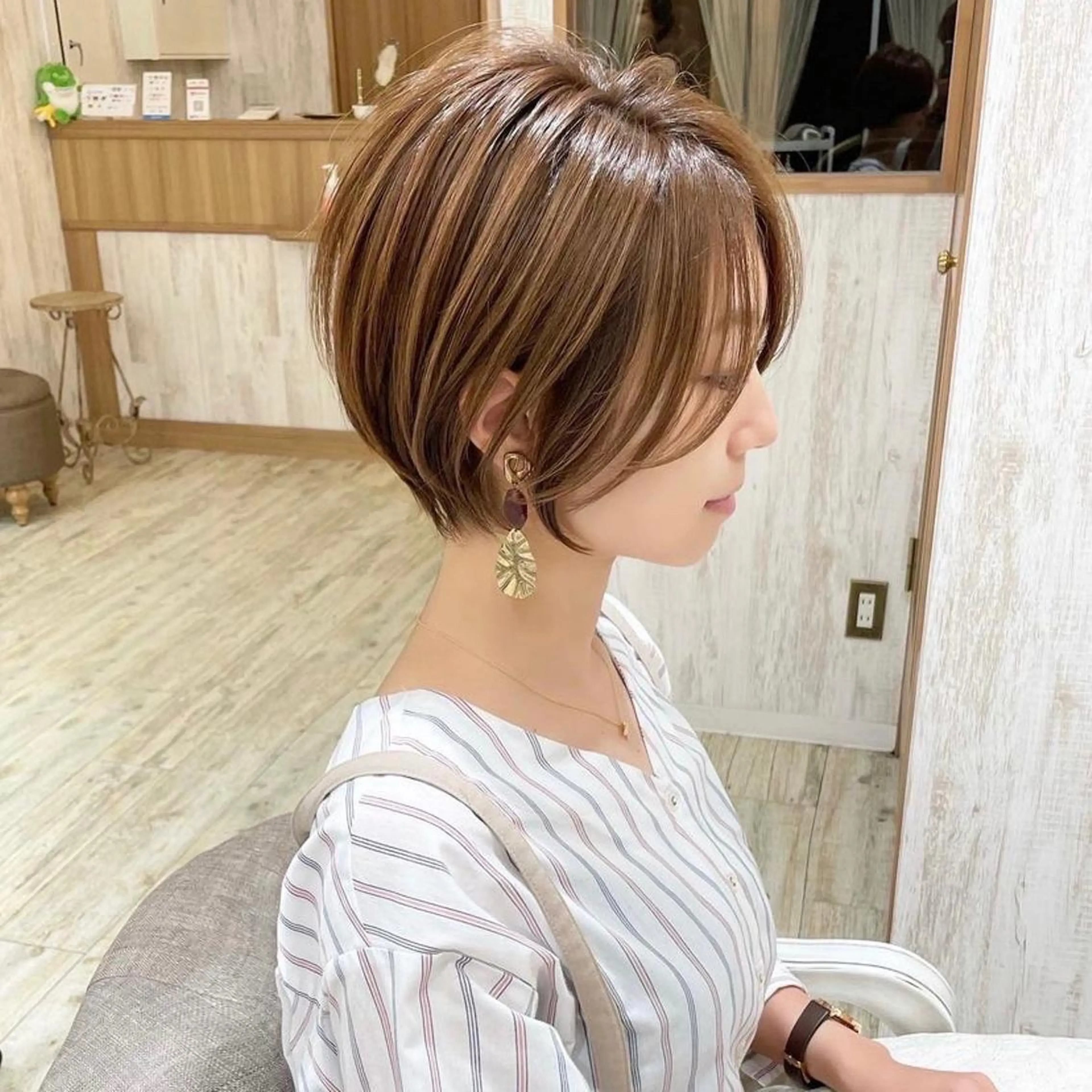 ショート カラー おのだ あやなのヘアスタイル