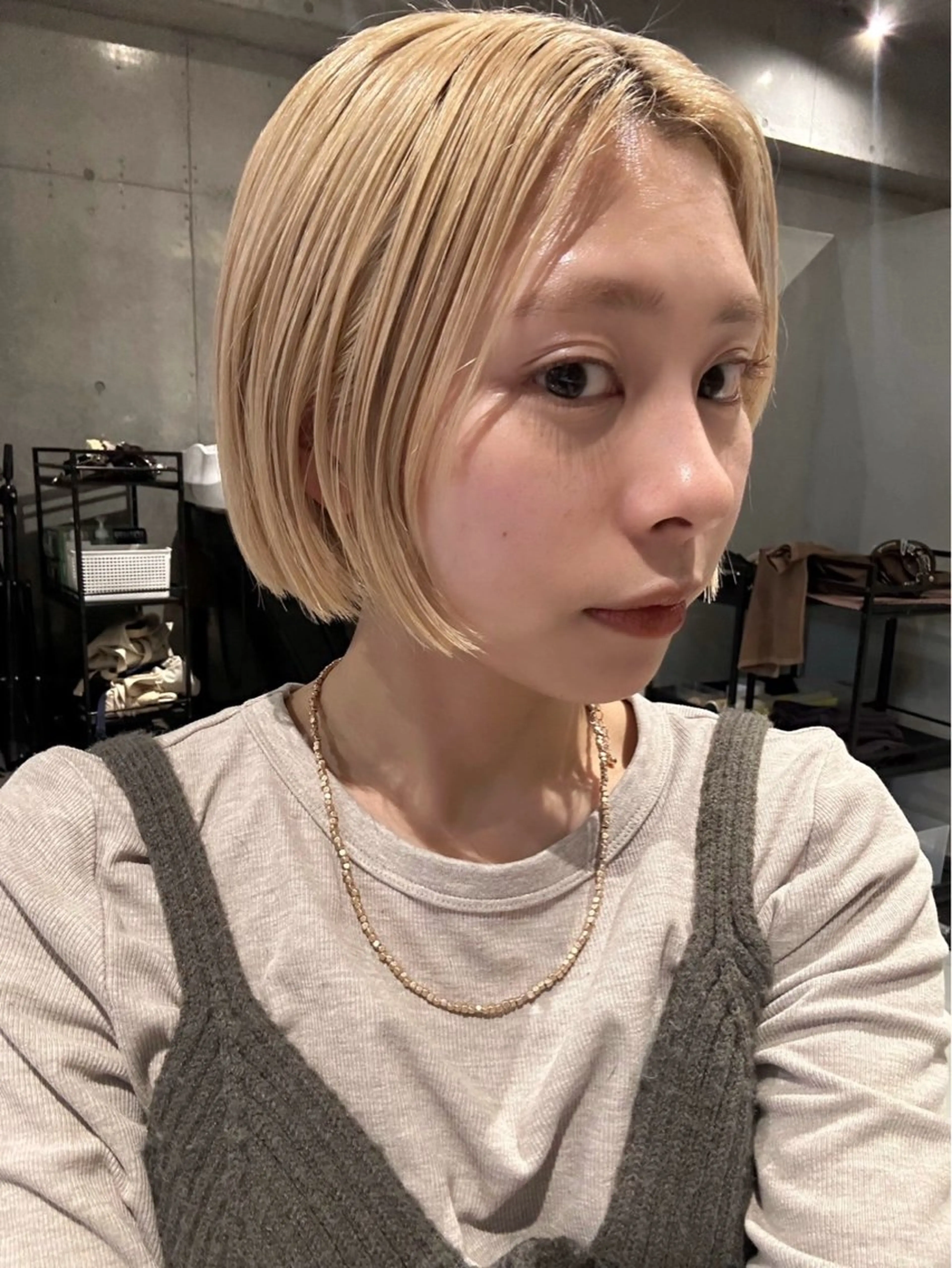 ショート カラー ベージュカラー ハイトーンカラー ホワイトベージュ ボブ カット ヘアカラー トリートメント 金井京介/パーマ /レイヤー/ボブのヘアスタイル