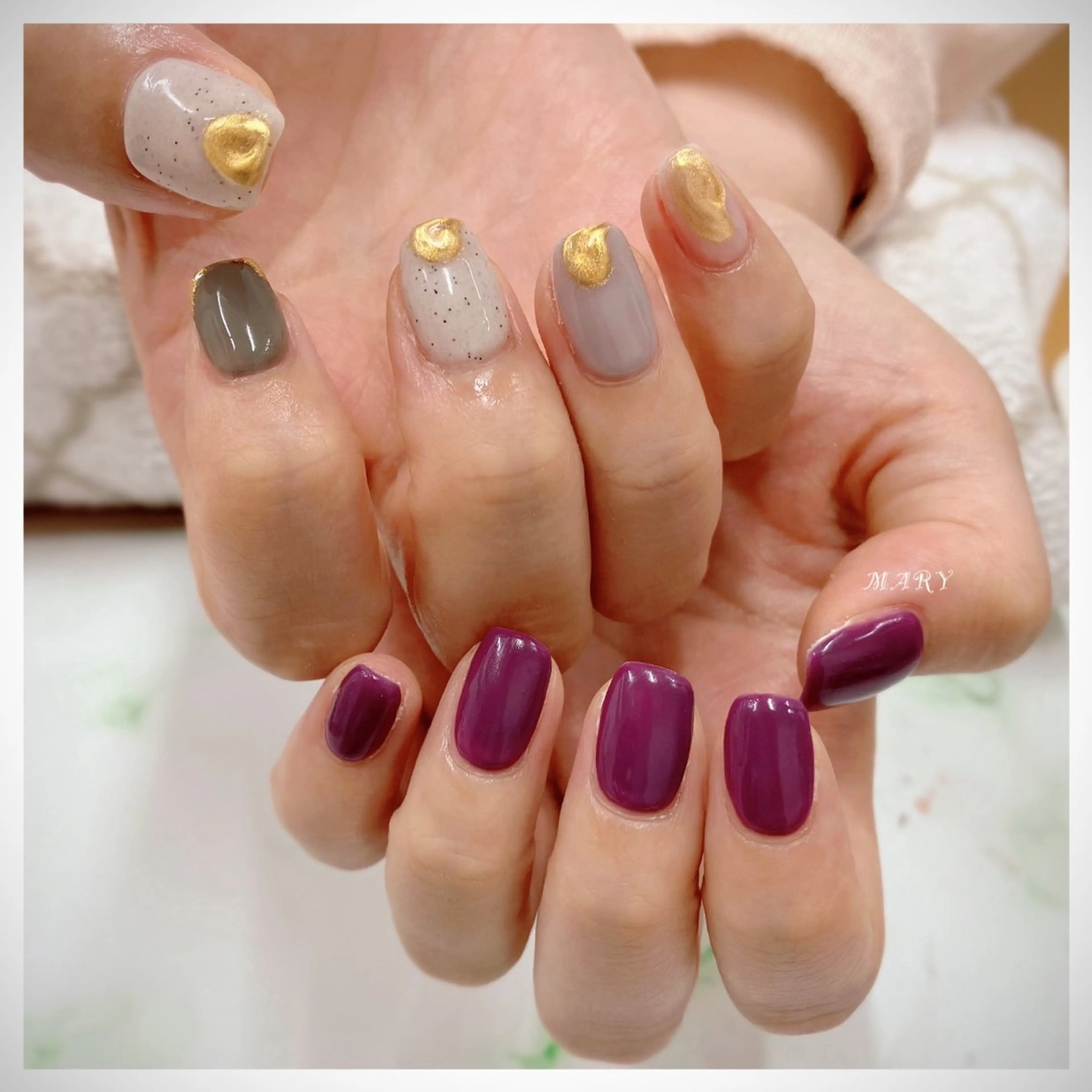 ネイル ミラーネイル ニュアンスネイル ワンカラーネイル パープル ハンドネイル Mary nail所属・Mary nail .narumiのネイルデザイン