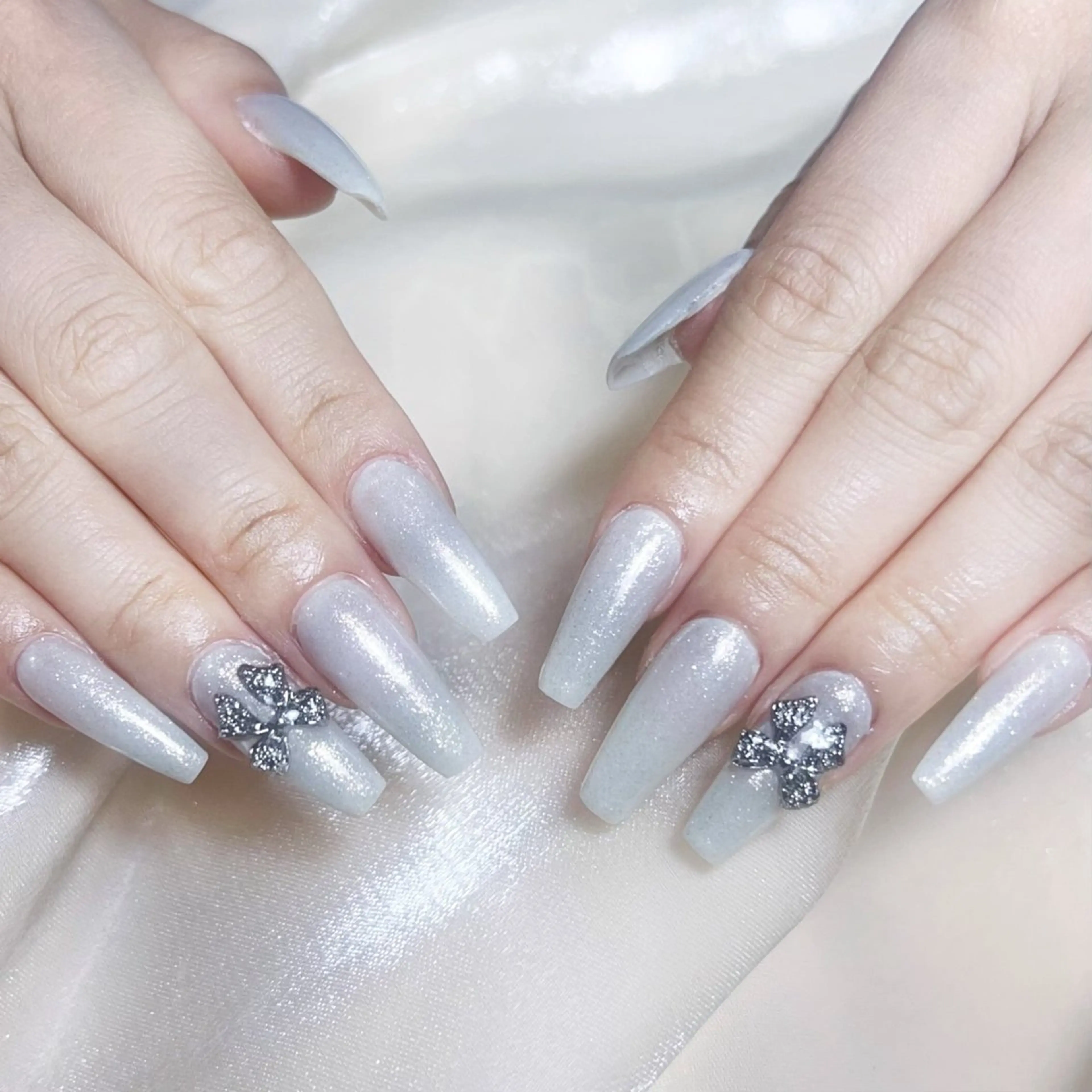 メンズ ネイル メンズ韓国風 アートネイル オーロラネイル ガーリー キラキラネイル ハンドネイル Nail salon 木にいるのネイルデザイン