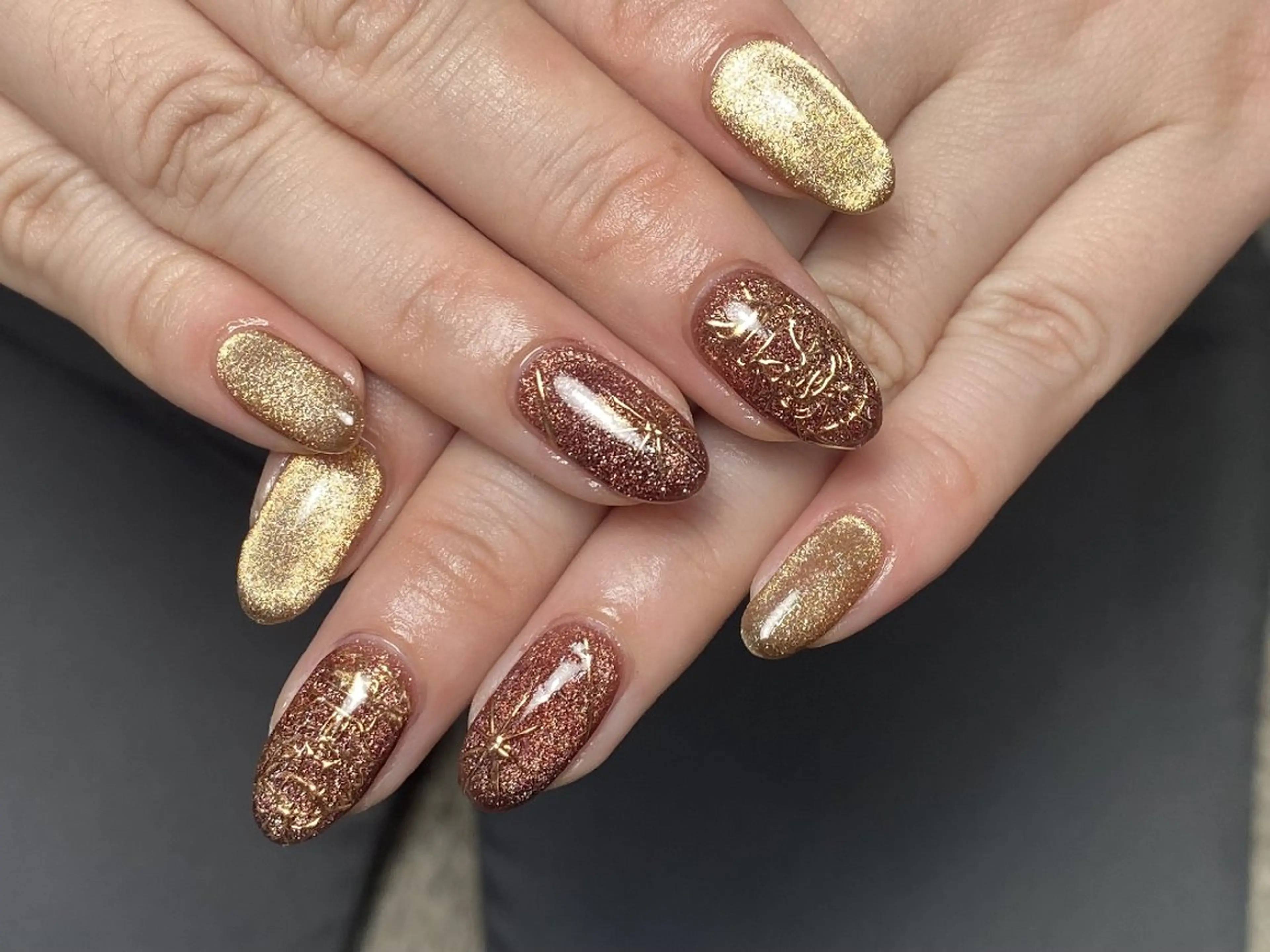 ネイル チークネイル 長さ出し フレンチネイル ジェルネイル キラキラネイル ハンドネイル UM Nail Salonのネイルデザイン
