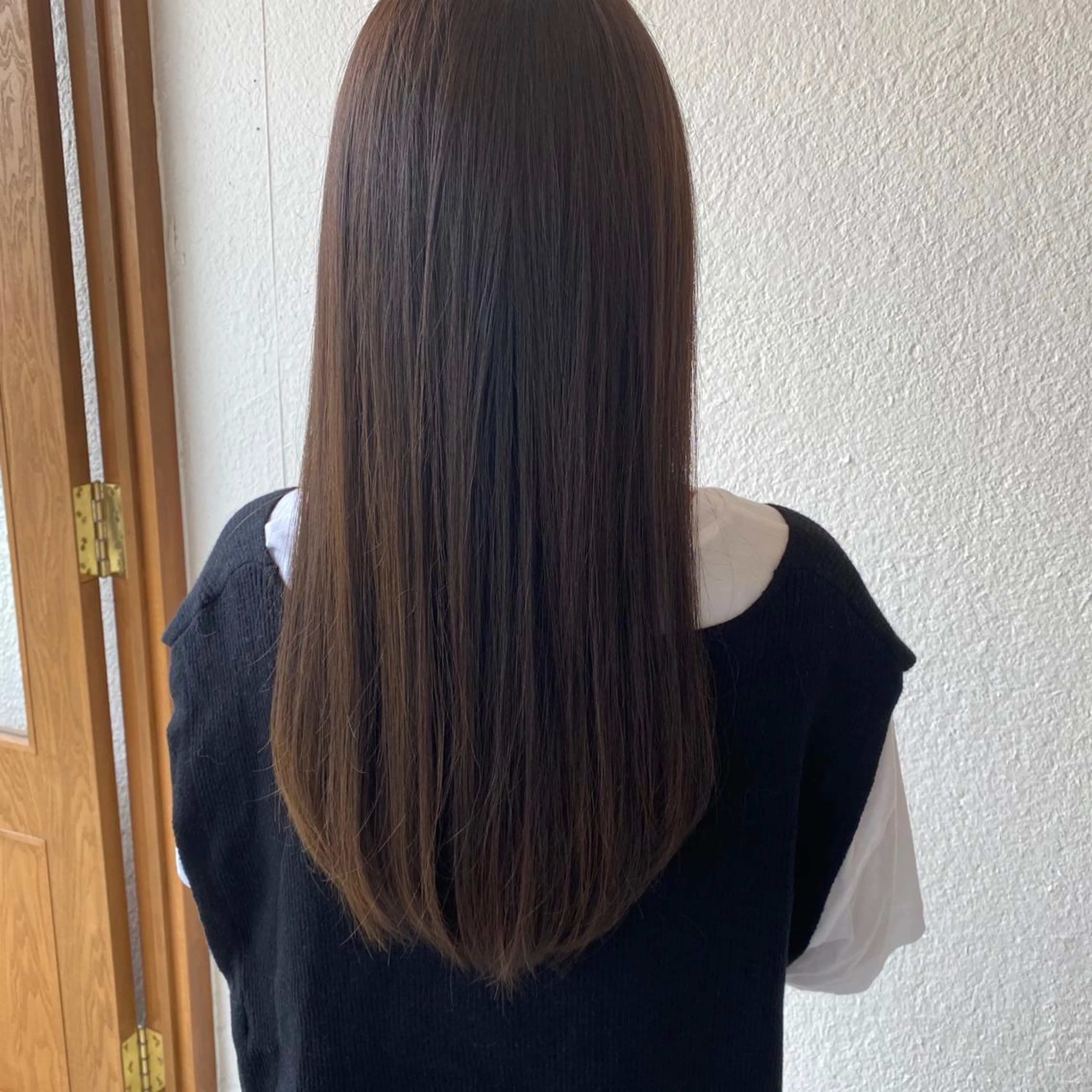 ロング カラー ベージュカラー シアーベージュ カット ヘアカラー 入江 志穂のヘアスタイル