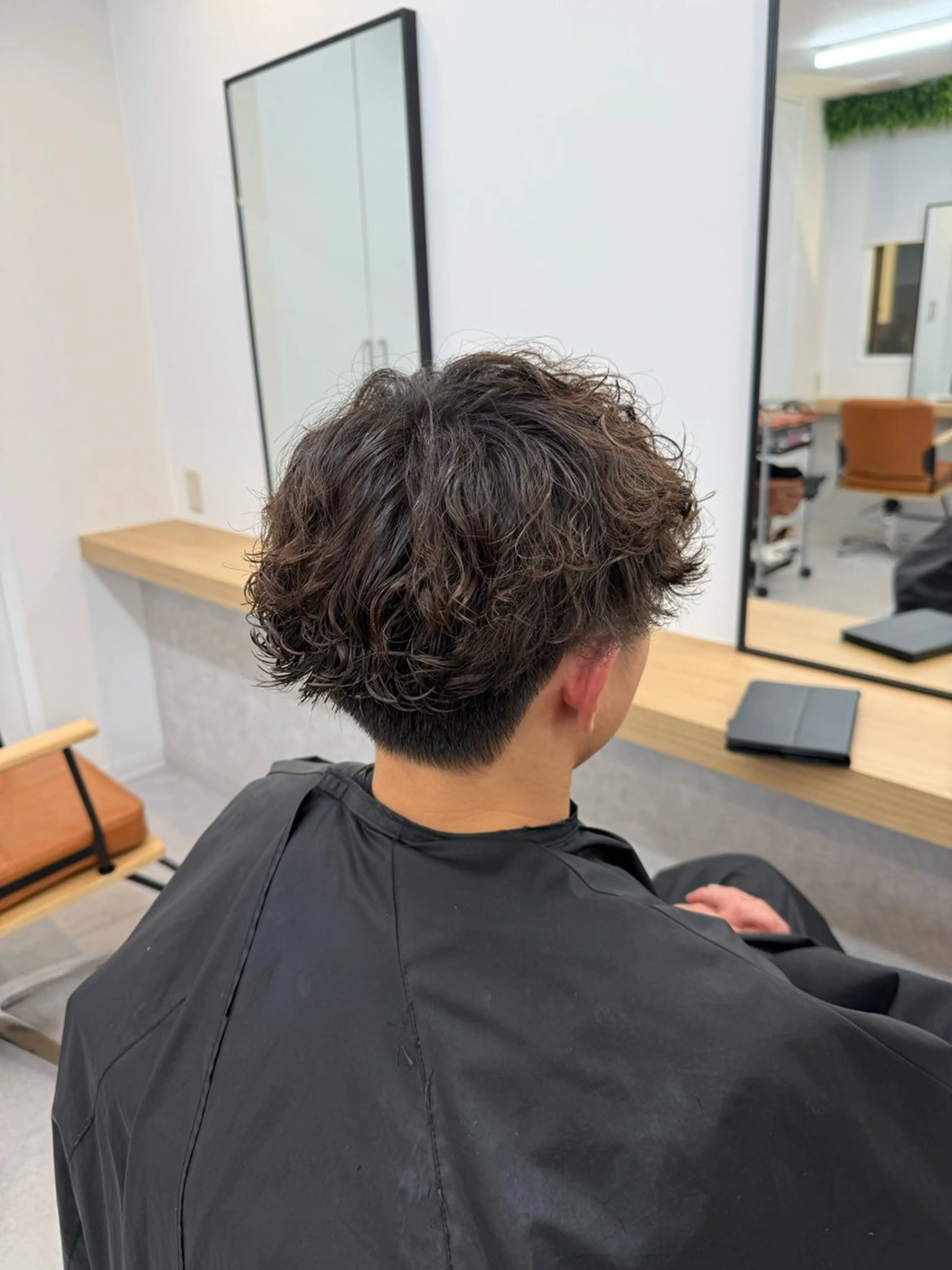 パーマ メンズ 波巻きパーマ グランジュ京橋店所属・石田 頌のヘアスタイル