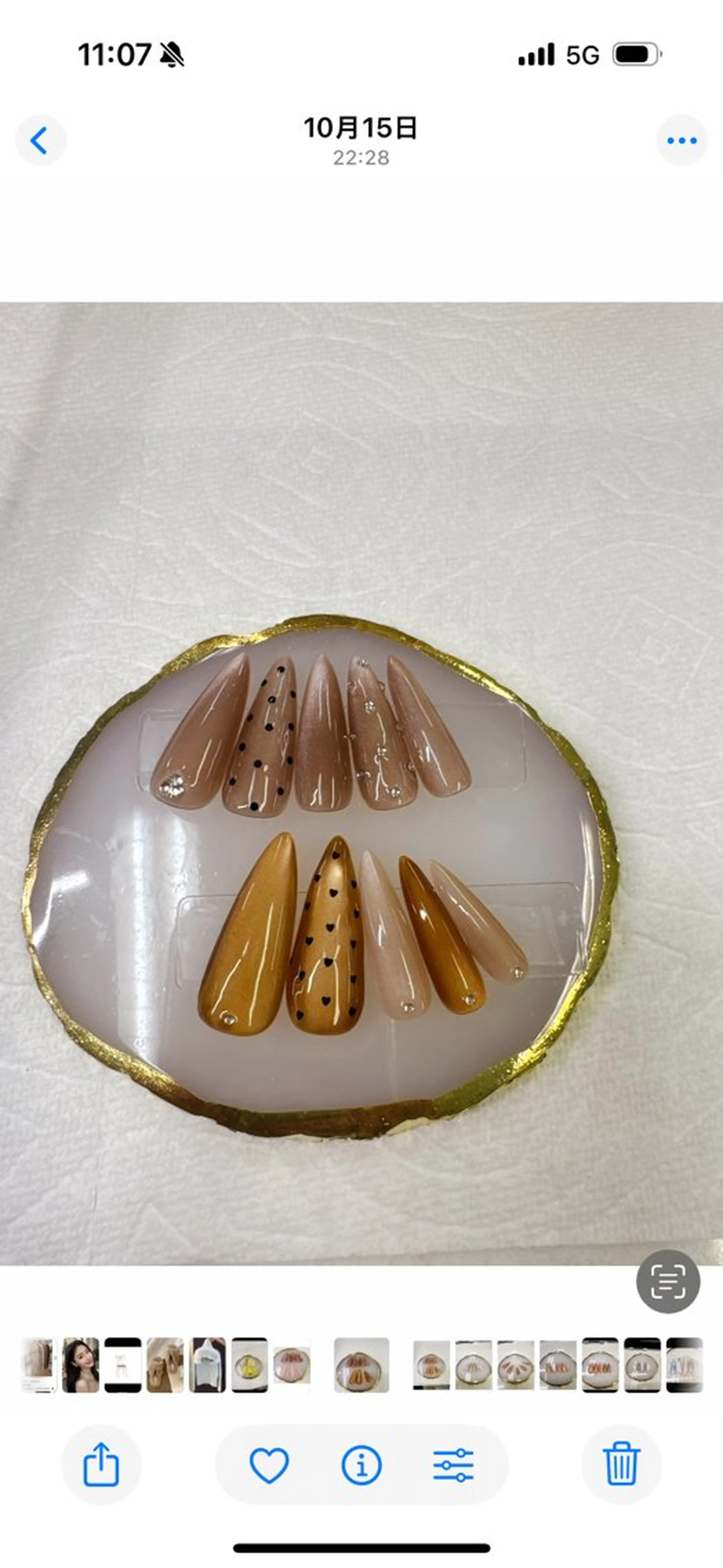 ネイル アートネイル ドット フレンチネイル ガラスフレンチ マグネットネイル フットネイル クイーンズネイル銀座所属・Queeens nailのネイルデザイン