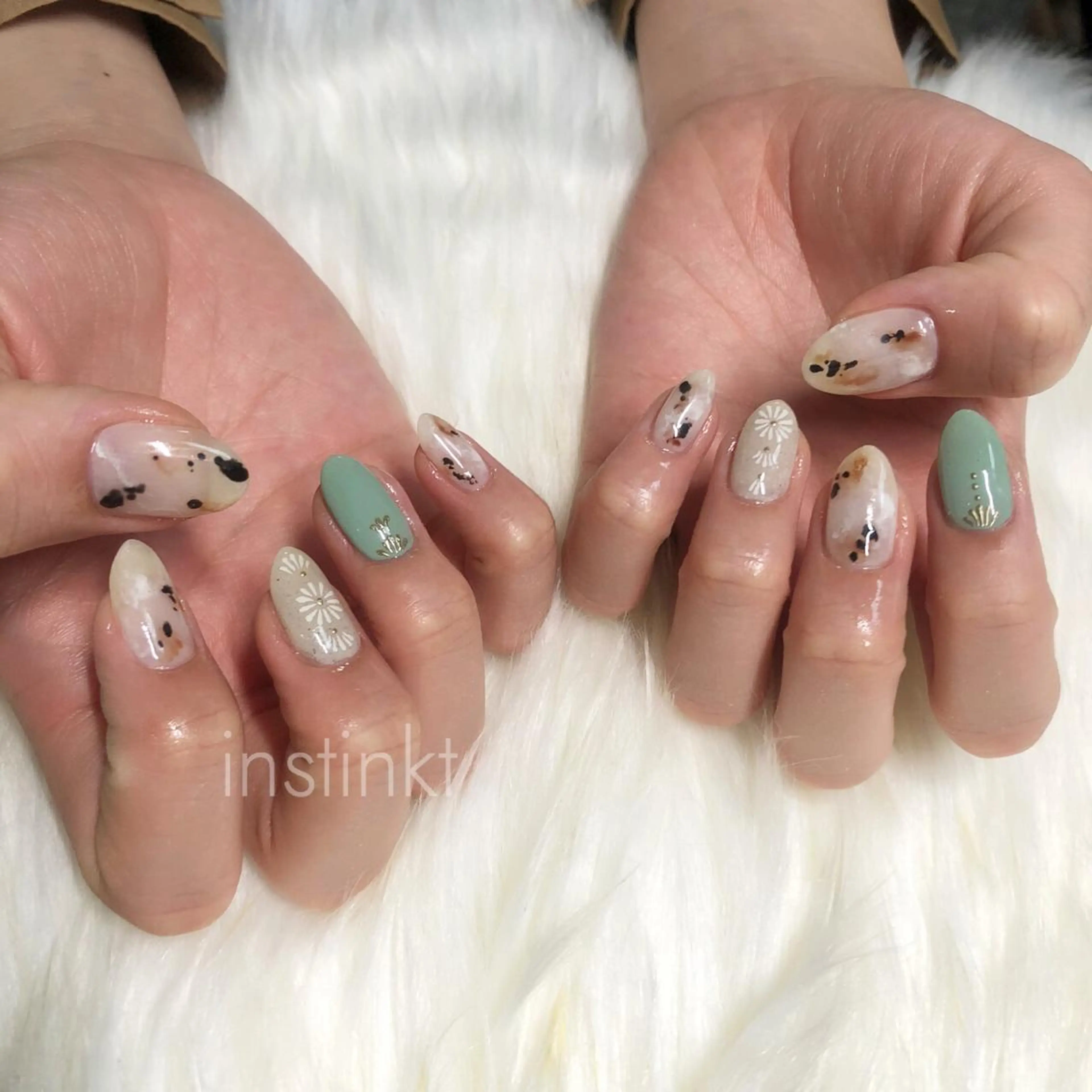 ネイル ハンドネイル instinkt_ Mio Mizunoのネイルデザイン