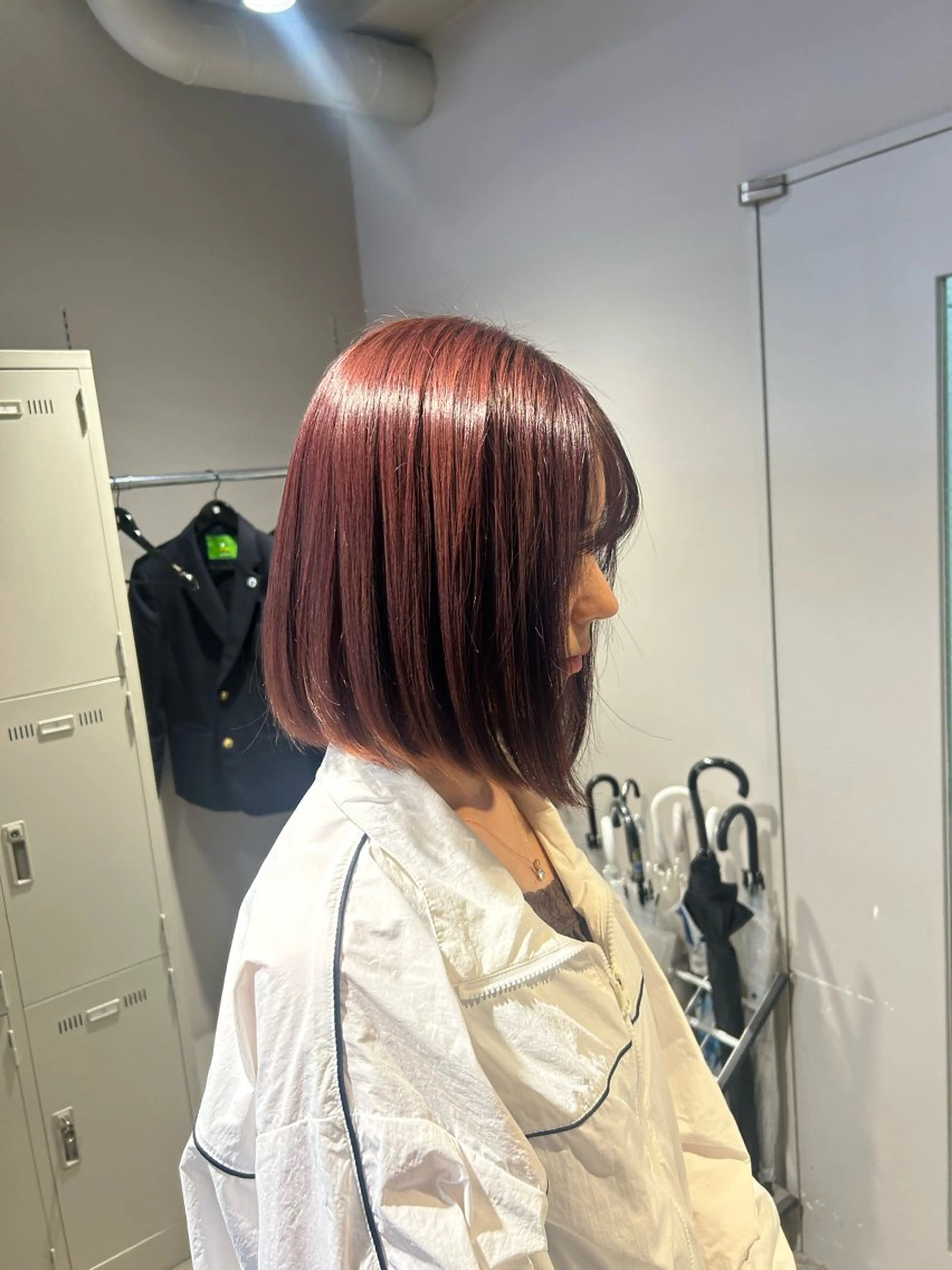 ミディアム カラー カット ヘアカラー 韓国ヘア暗髪 ダブルカラーメンズ可のヘアスタイル