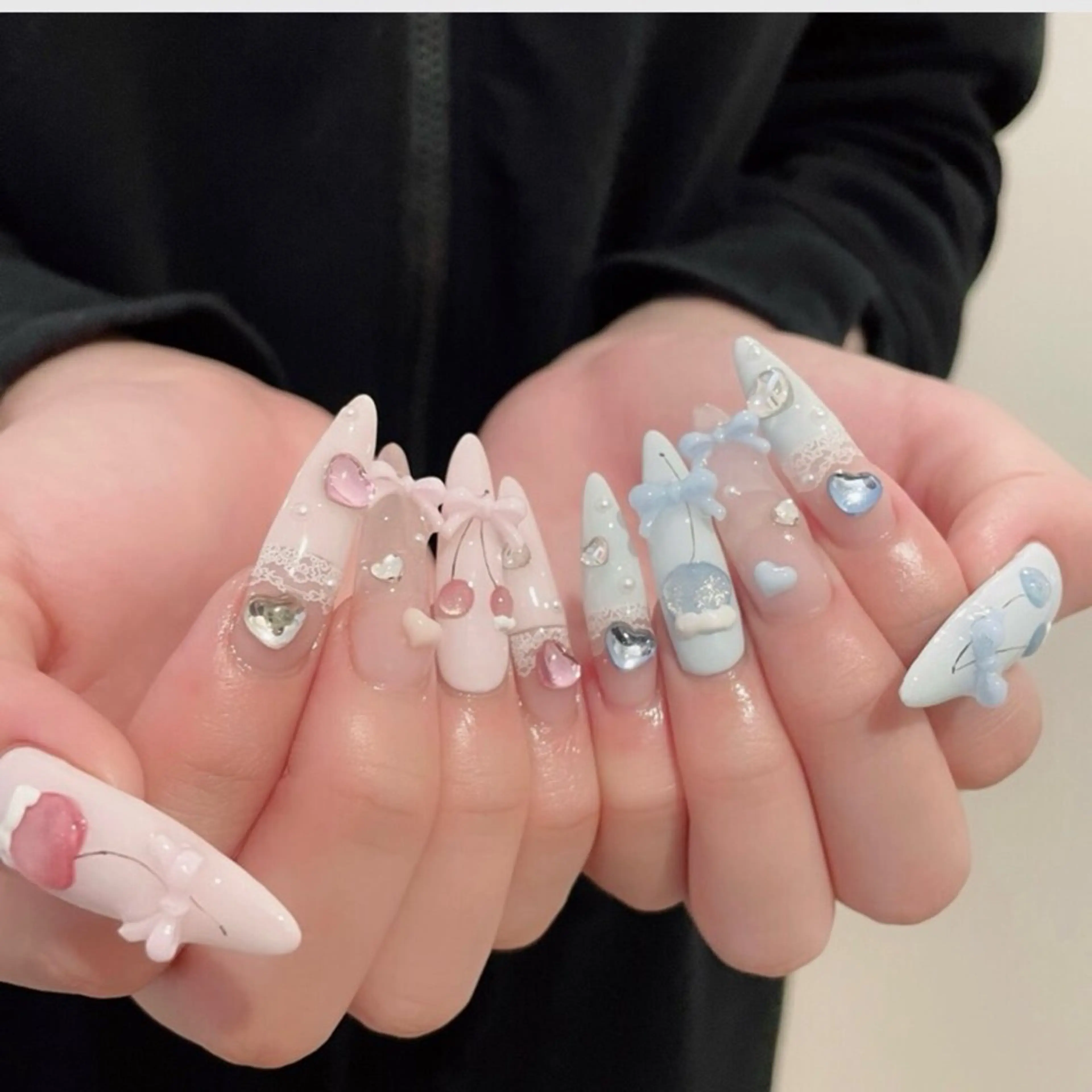 ネイル 長さ出し グラデーション キラキラネイル マグネットネイル ニュアンスネイル ハンドネイル Lee Ainのネイルデザイン
