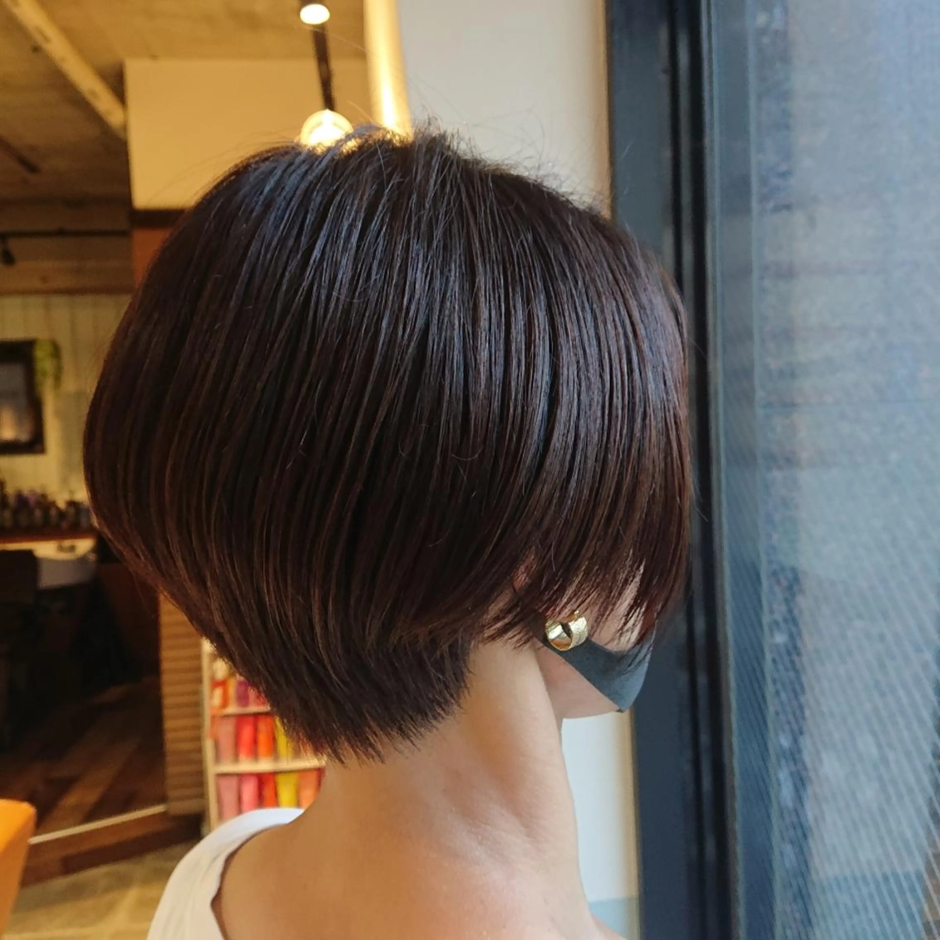 ショート カット alushe 岡 陽子のヘアスタイル